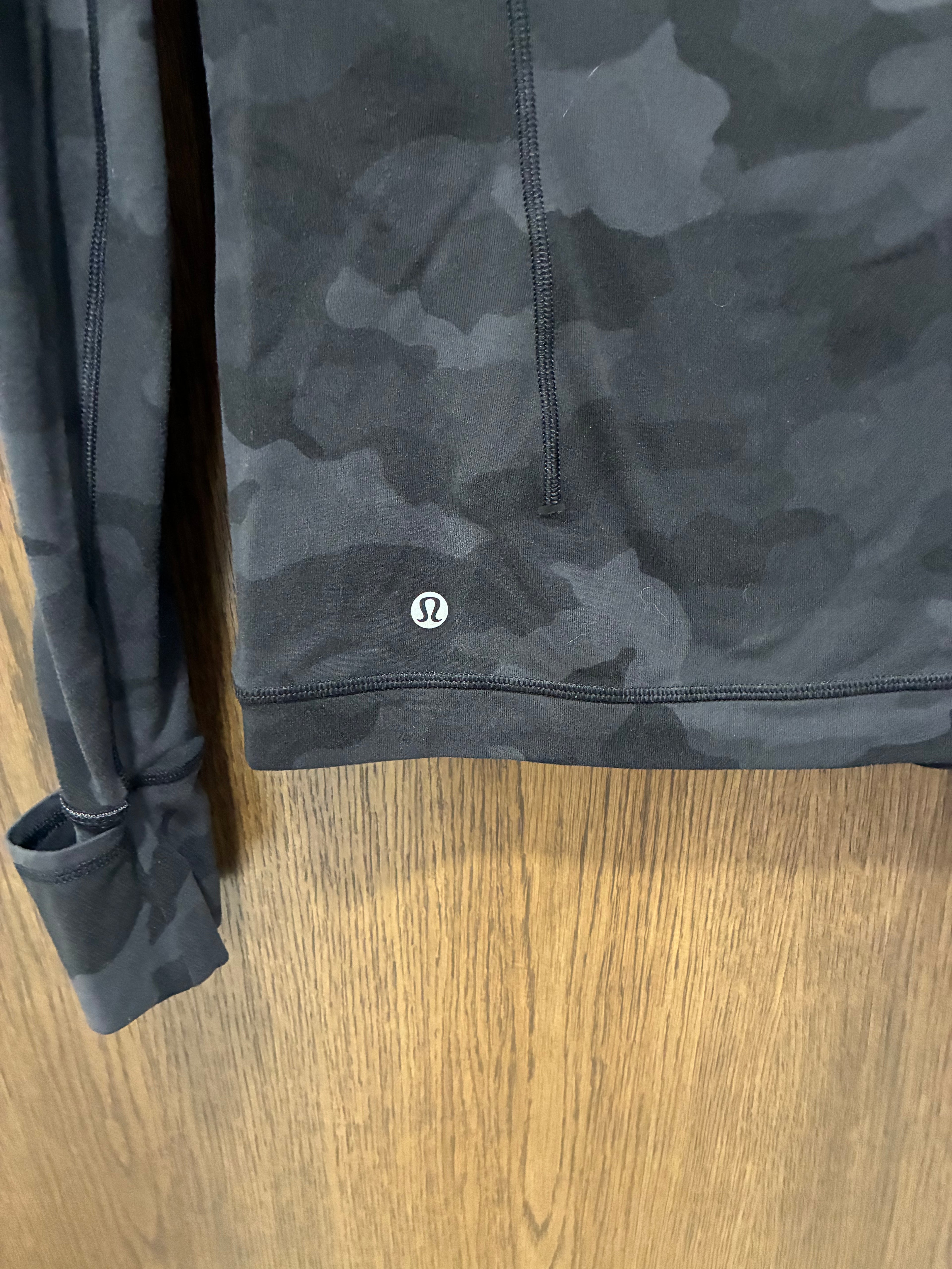 Lululemon Define Jacket
Nulu Camo Size 6