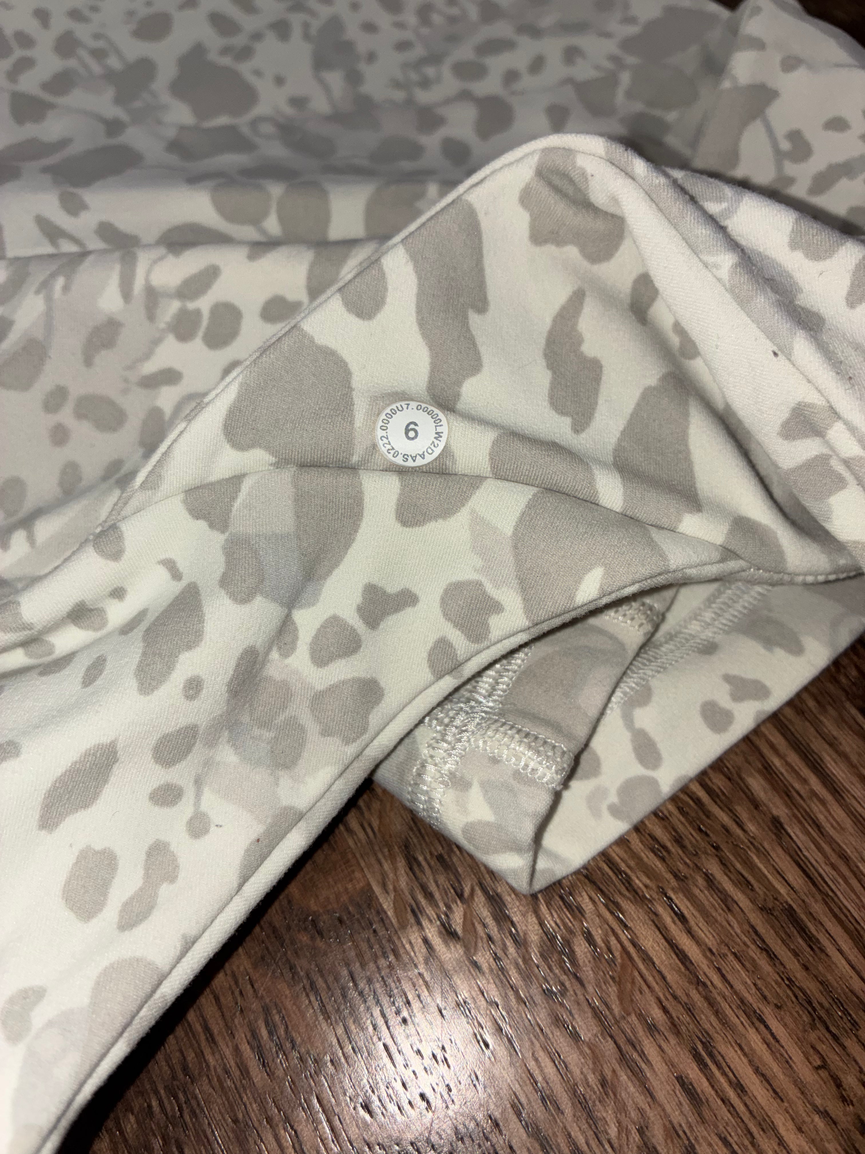 Lululemon Align Reversible Bra in Size 6 NWOT & Lululemon Align High-Rise 6” Shorts Size 4 NWOT
