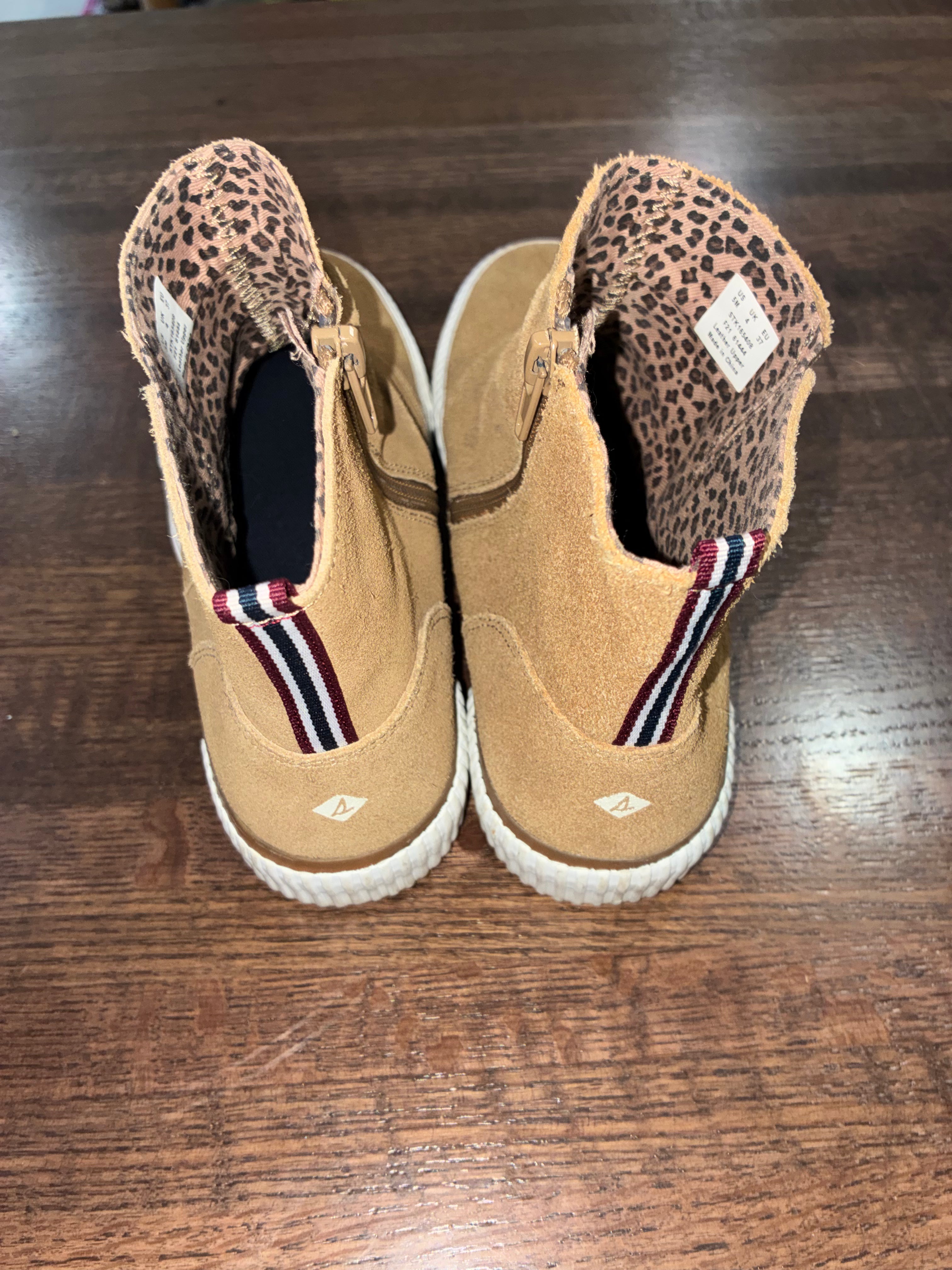 Sperry Kids Soletide Mid Boots Size 5