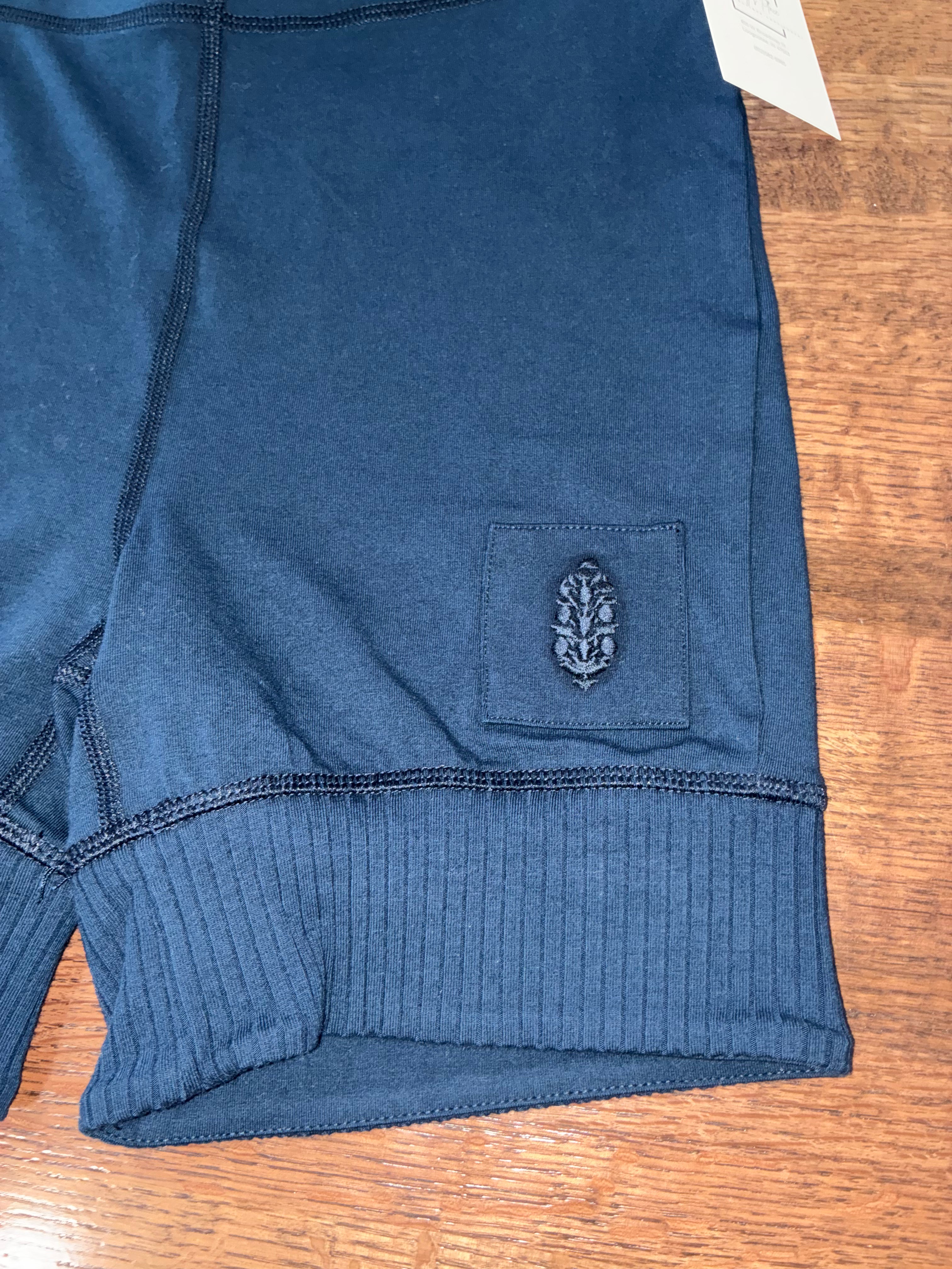 Free People Movement Victory Biker Ribbed Hem Shorts Size XS Navy Blue