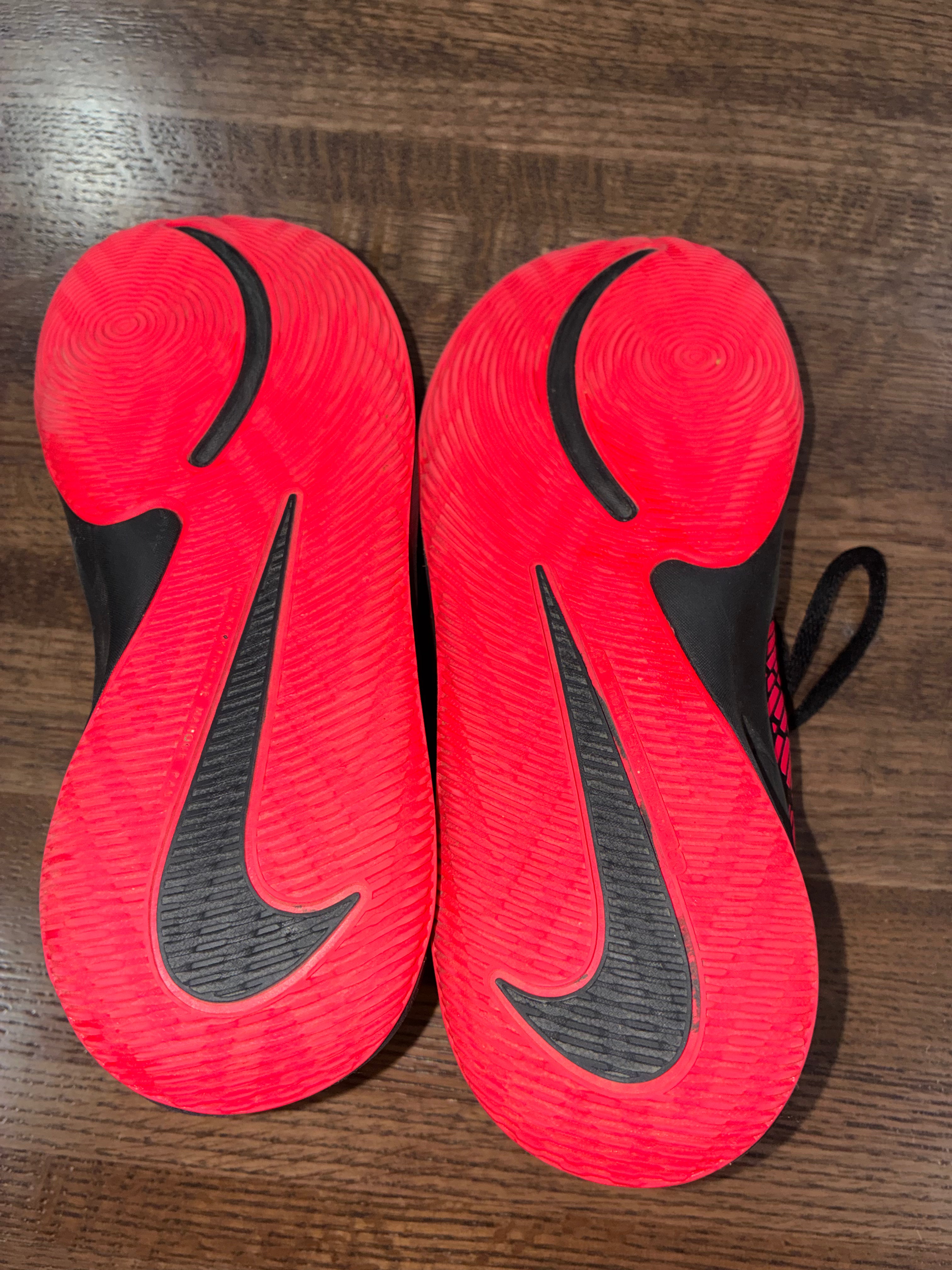 Nike Girls Pink & Black Basketball Shoes Size 7Y