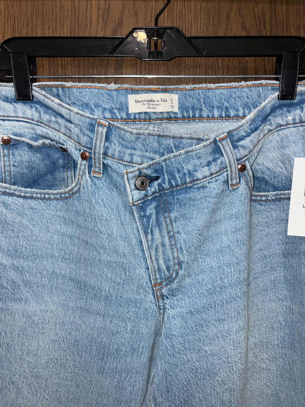 Abercrombie & Fitch The 90’s Straight Mid Rise Jeans Size 31 Long