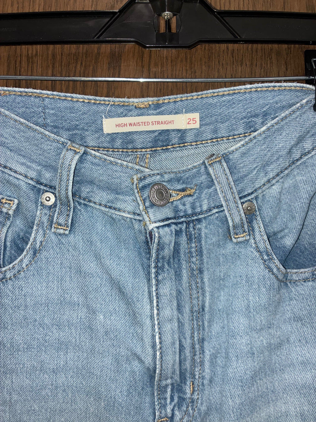 Levi’s Women’s High Waisted Wide Leg Straight Size 25x29