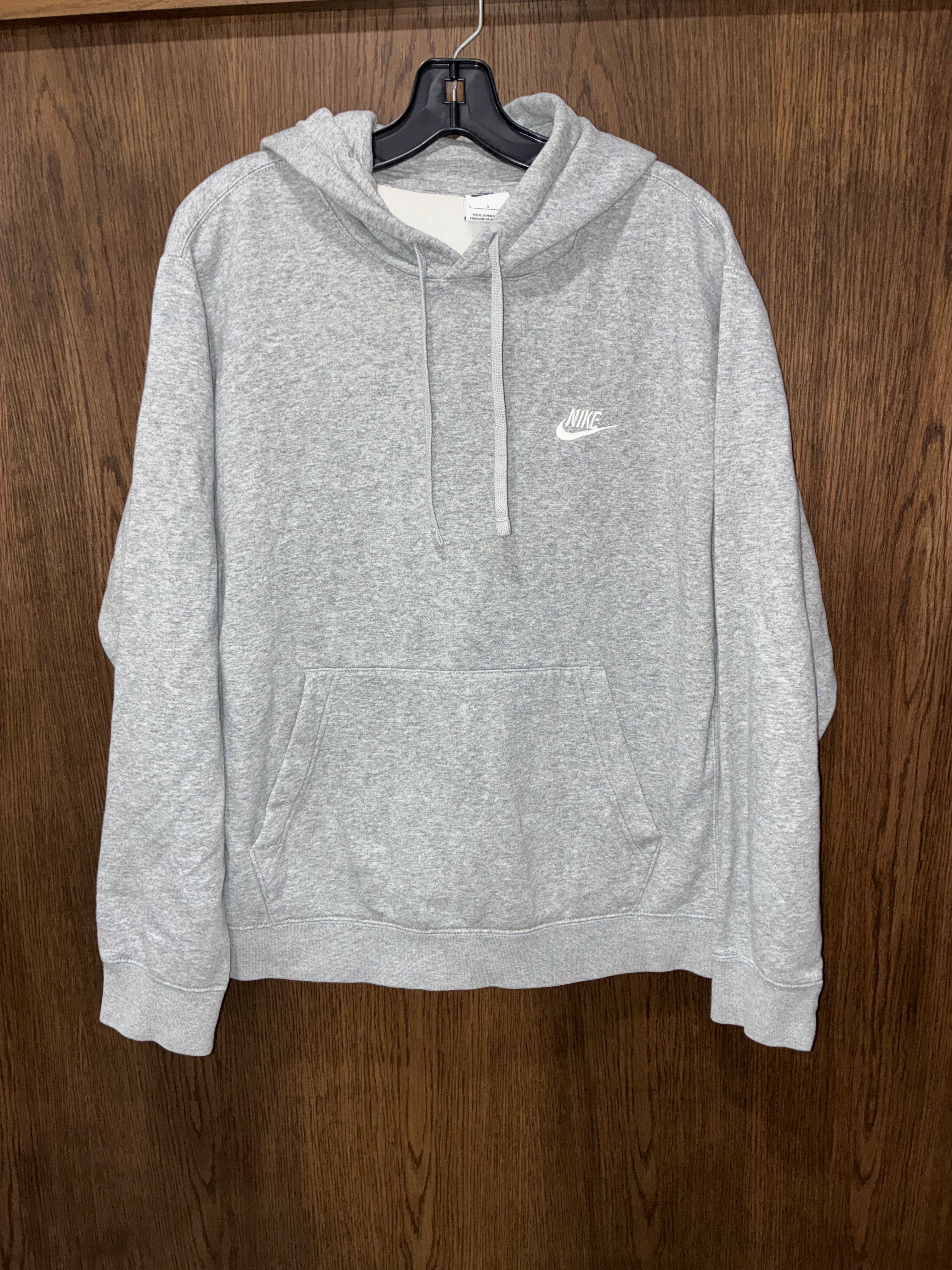 Nike Women’s Gray Club Fleece Hoodie Size Large