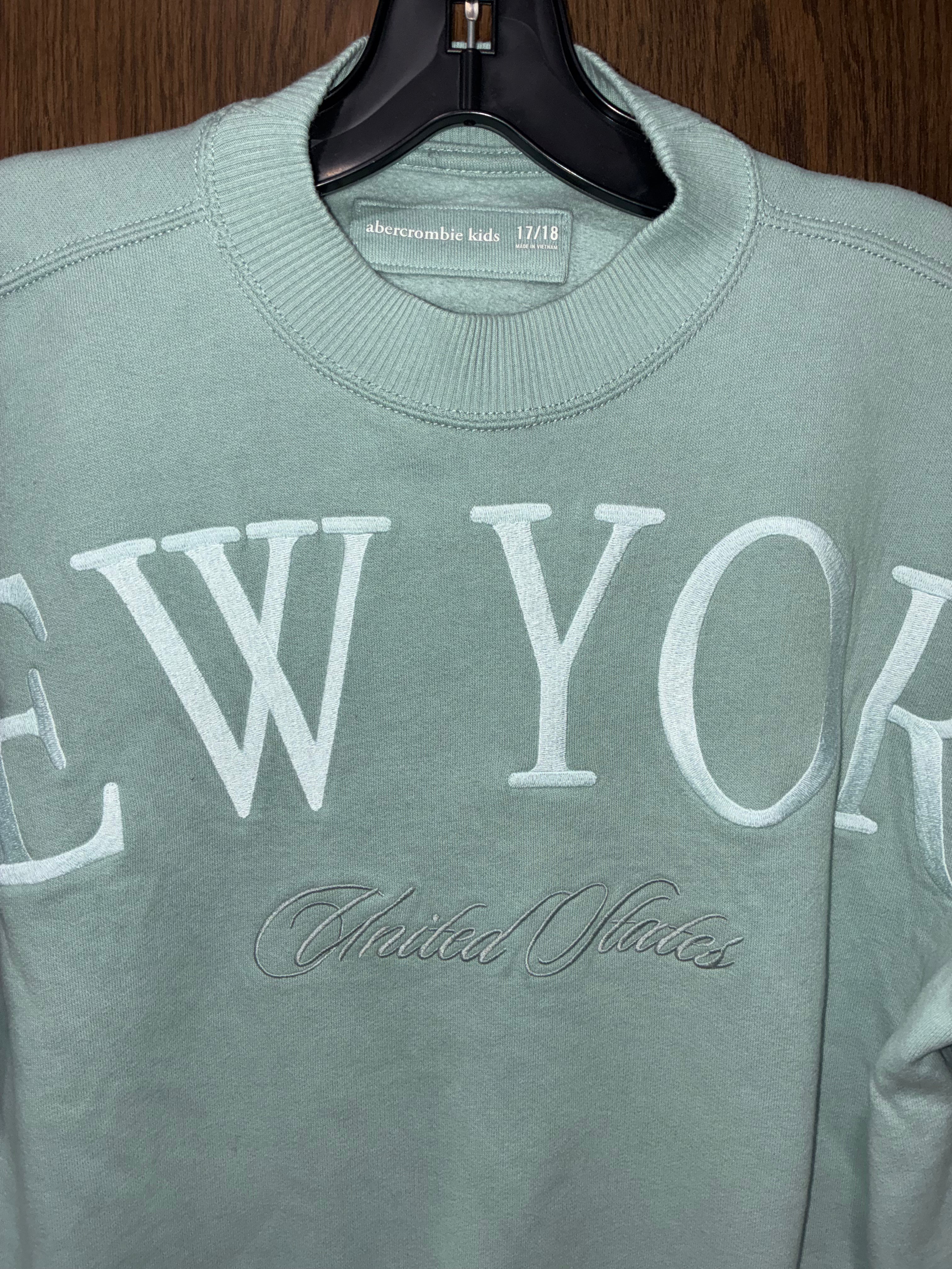 Abercrombie Girls “New York” Mock Neck Sweatshirt Size 17/18