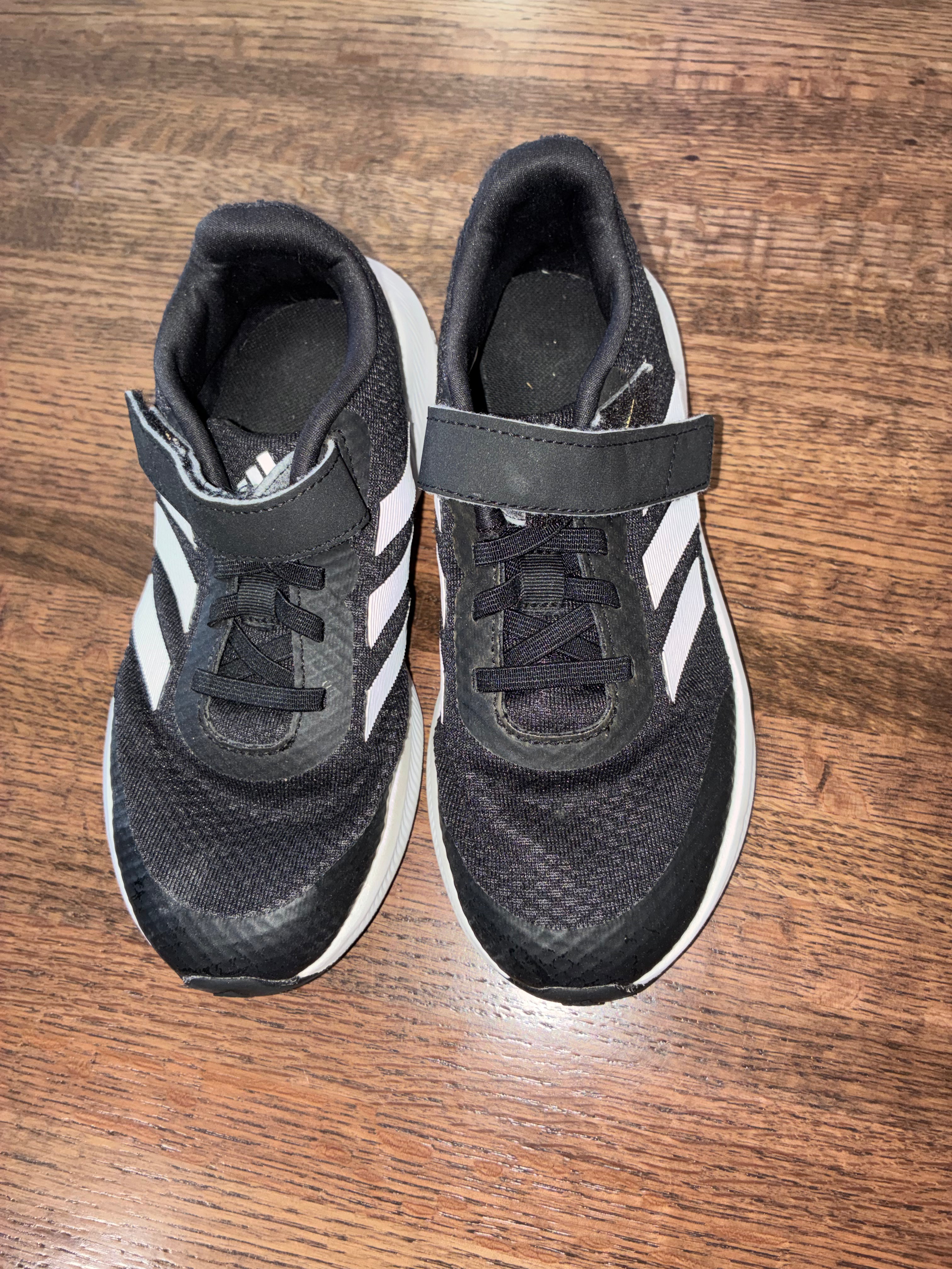 Adidas Big Boys Easy On Shoes Size 2 Excellent Condition