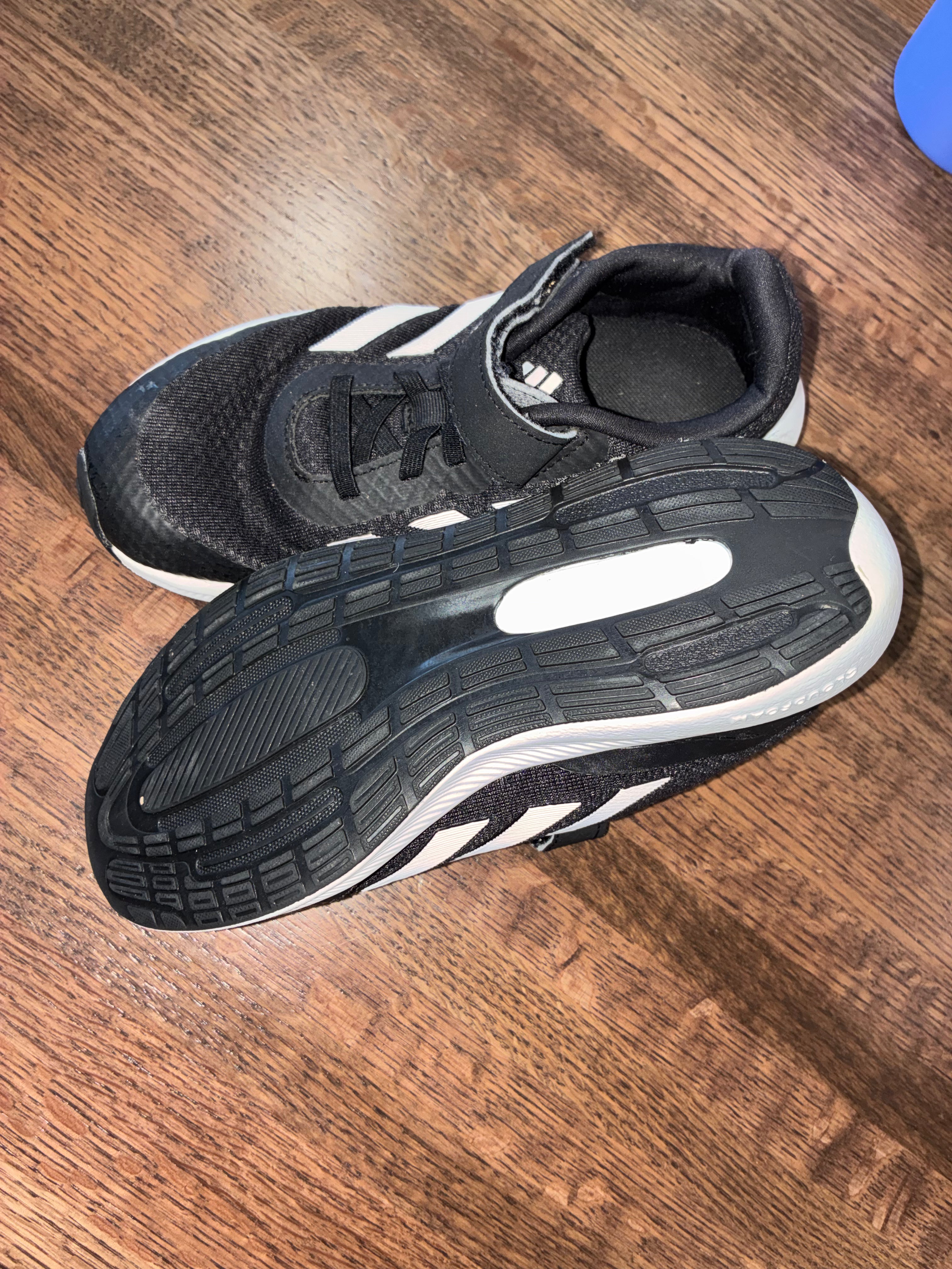 Adidas Big Boys Easy On Shoes Size 2 Excellent Condition