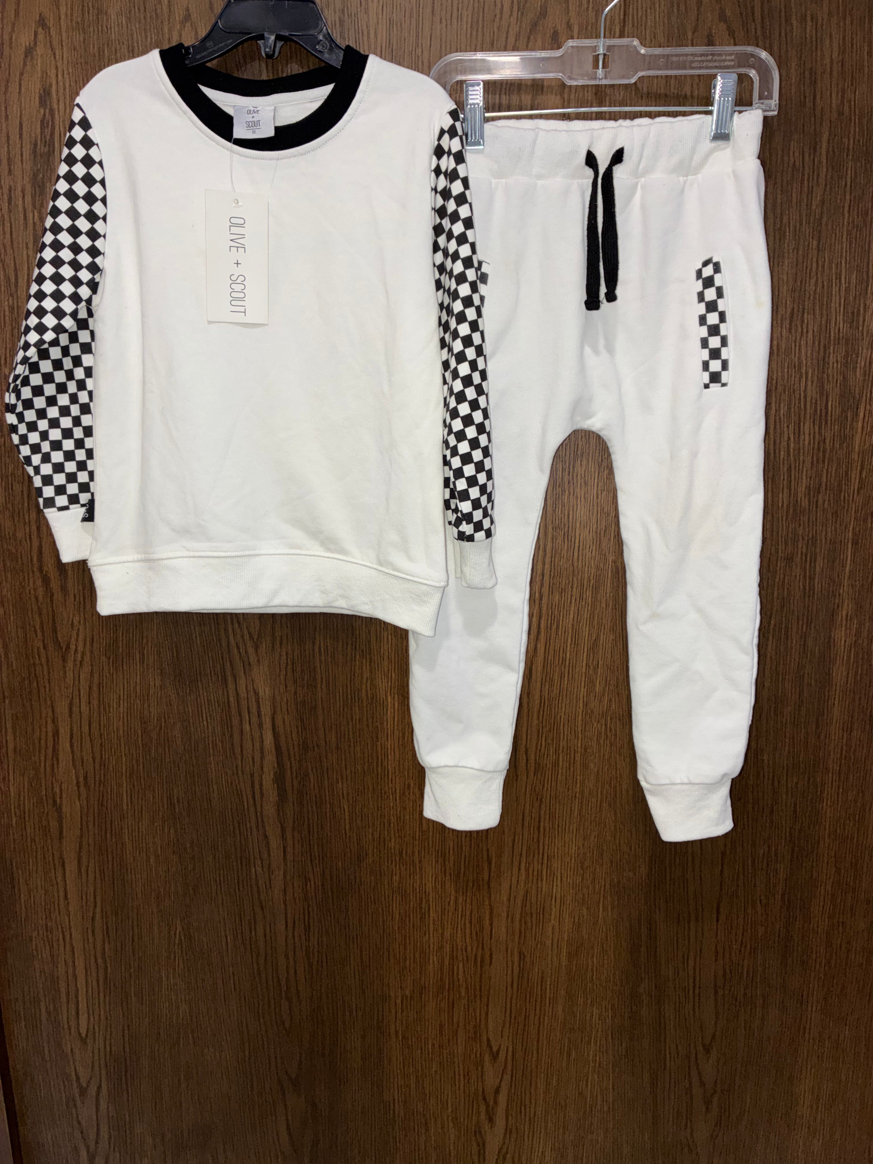 Olive + Scout Jogger Set 5T NWT