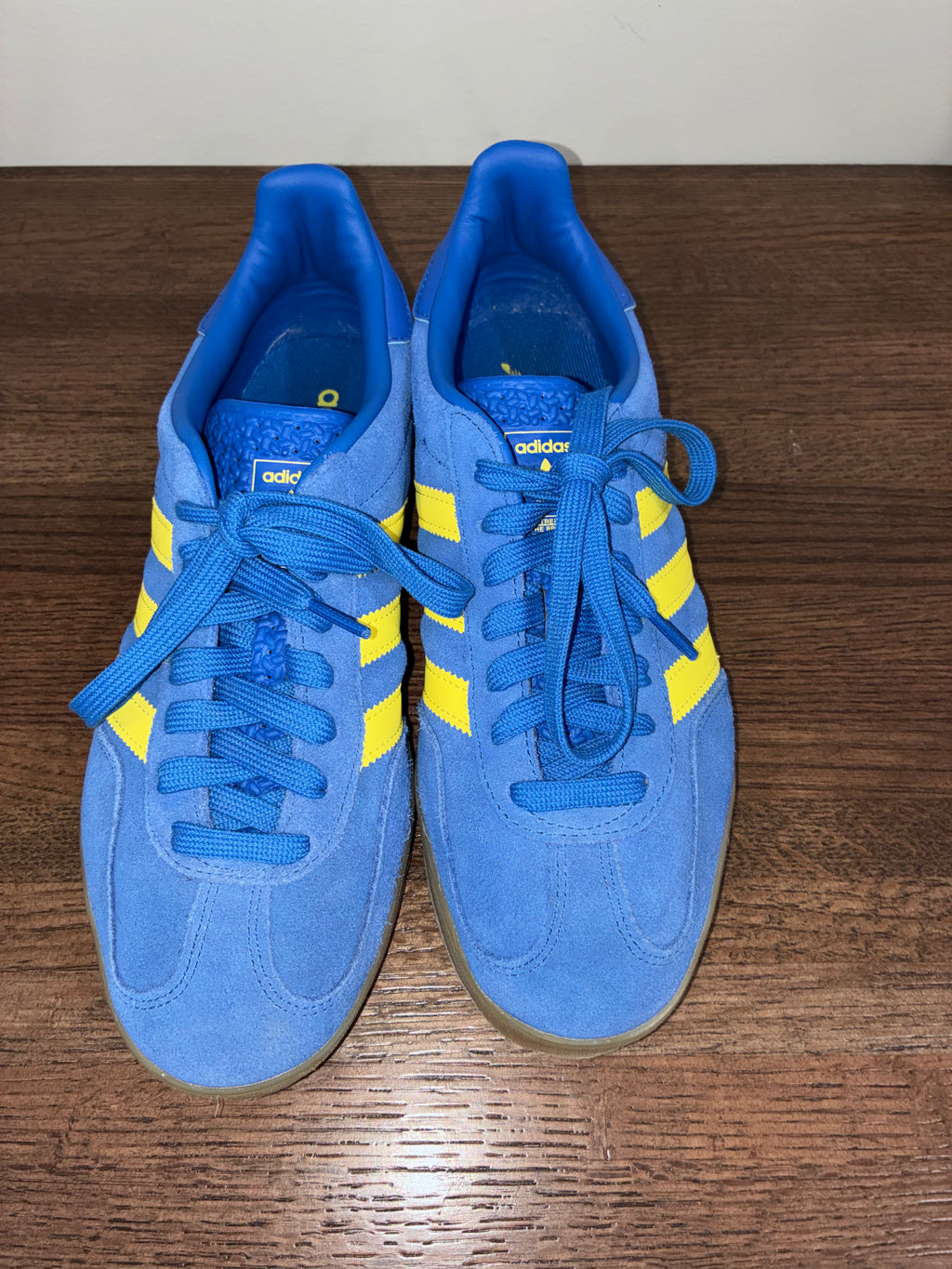 Gazelle Adidas Men’s Indoor Shoes Size 10.5 Blue Pure/Sulfur/Gum