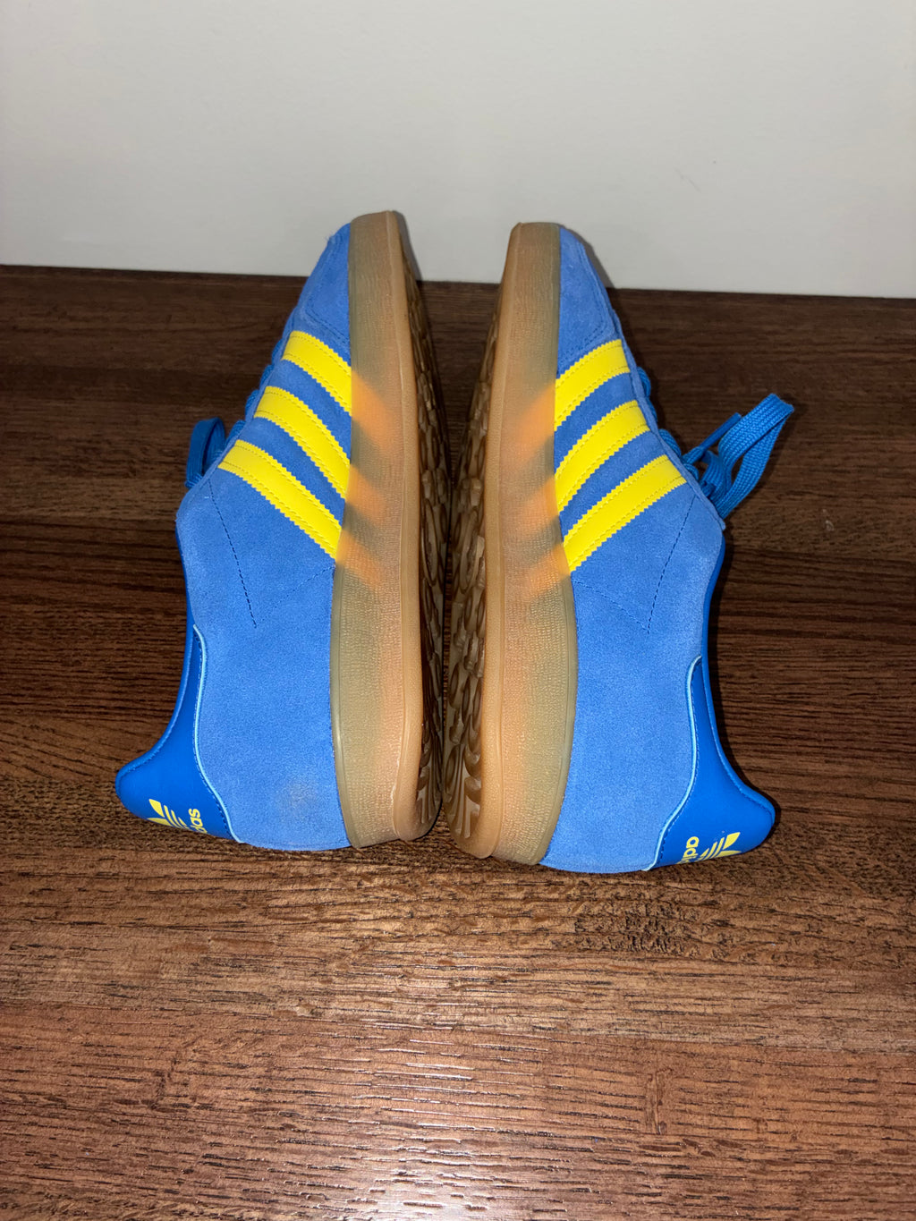 Gazelle Adidas Men’s Indoor Shoes Size 10.5 Blue Pure/Sulfur/Gum