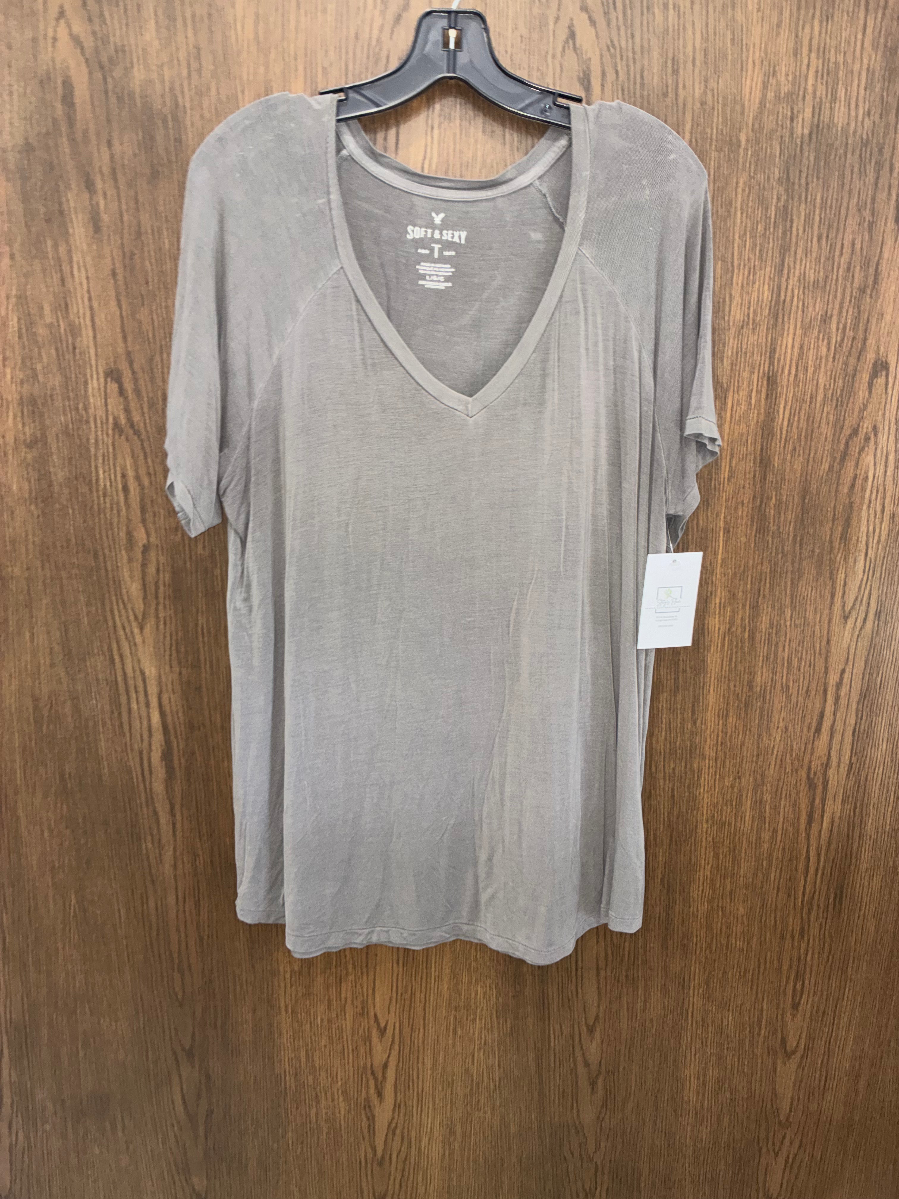 American Eagle Women’s Soft & Sexy V-Neck Shirt Large