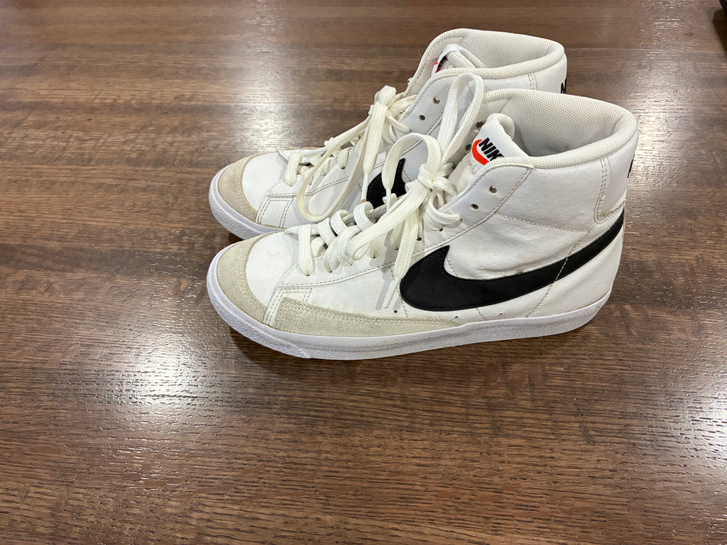 Nike Blazer Mid ‘77 Vintage High-Top Sneakers Size 7 Youth