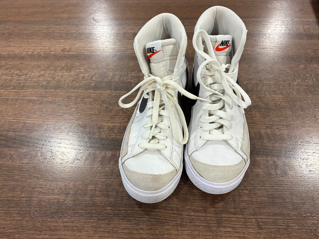 Nike Blazer Mid ‘77 Vintage High-Top Sneakers Size 7 Youth