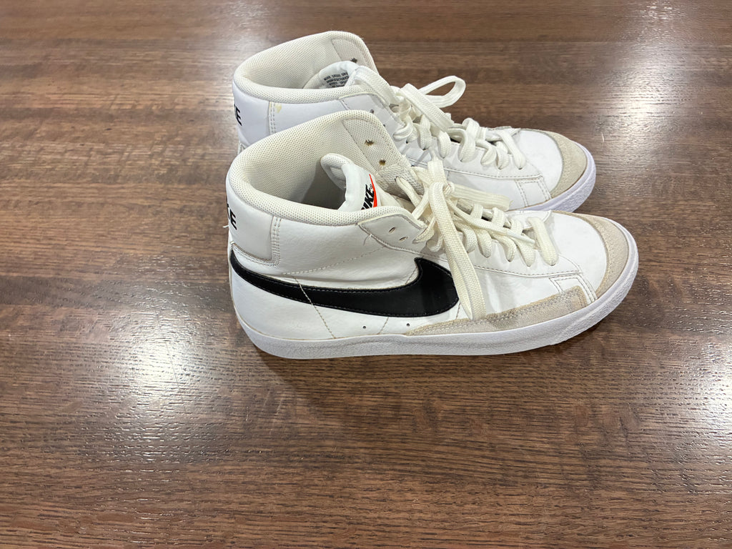Nike Blazer Mid ‘77 Vintage High-Top Sneakers Size 7 Youth