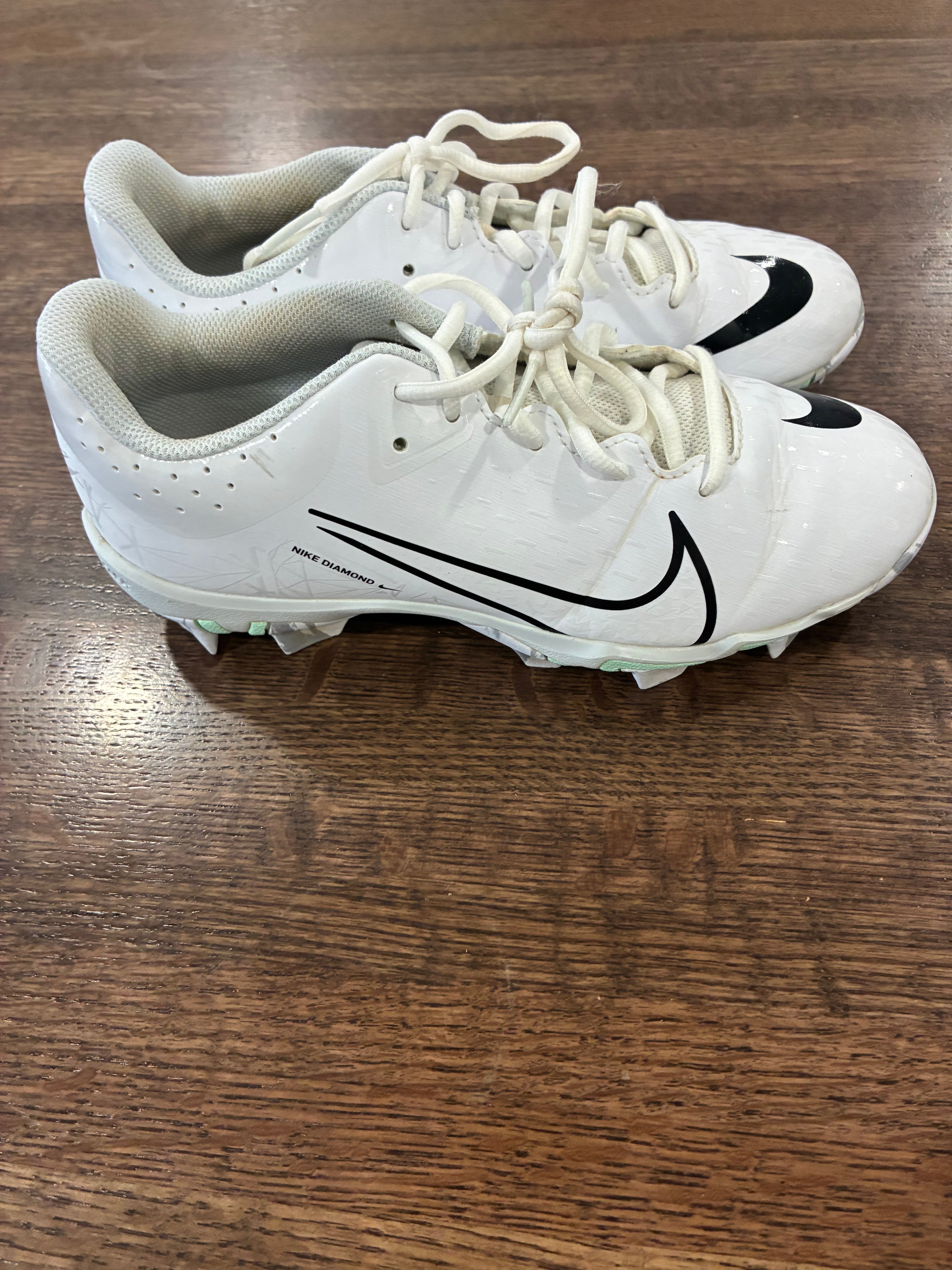 Nike Alpha Huarache Elite 4 Low Baseball Cleats Boys 5.5 White