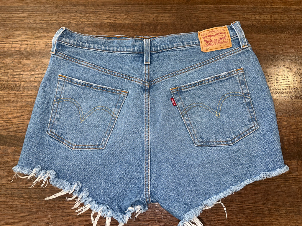 Levi’s 501 Women’s Cutoff Denim Shorts Distressed Raw Frayed Hem Blue Size 33