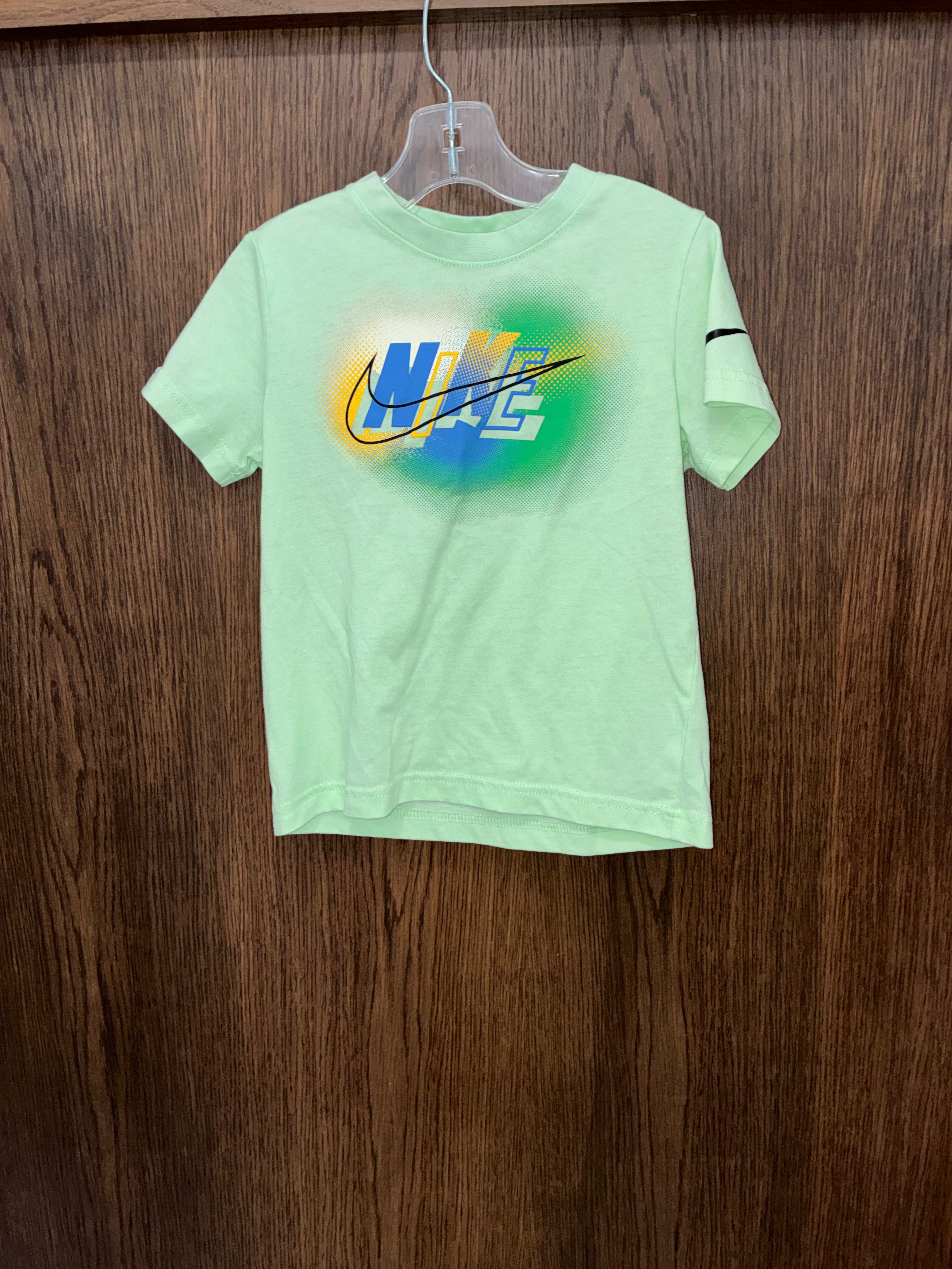 Nike Boys Short Sleeve T-Shirt Size 6