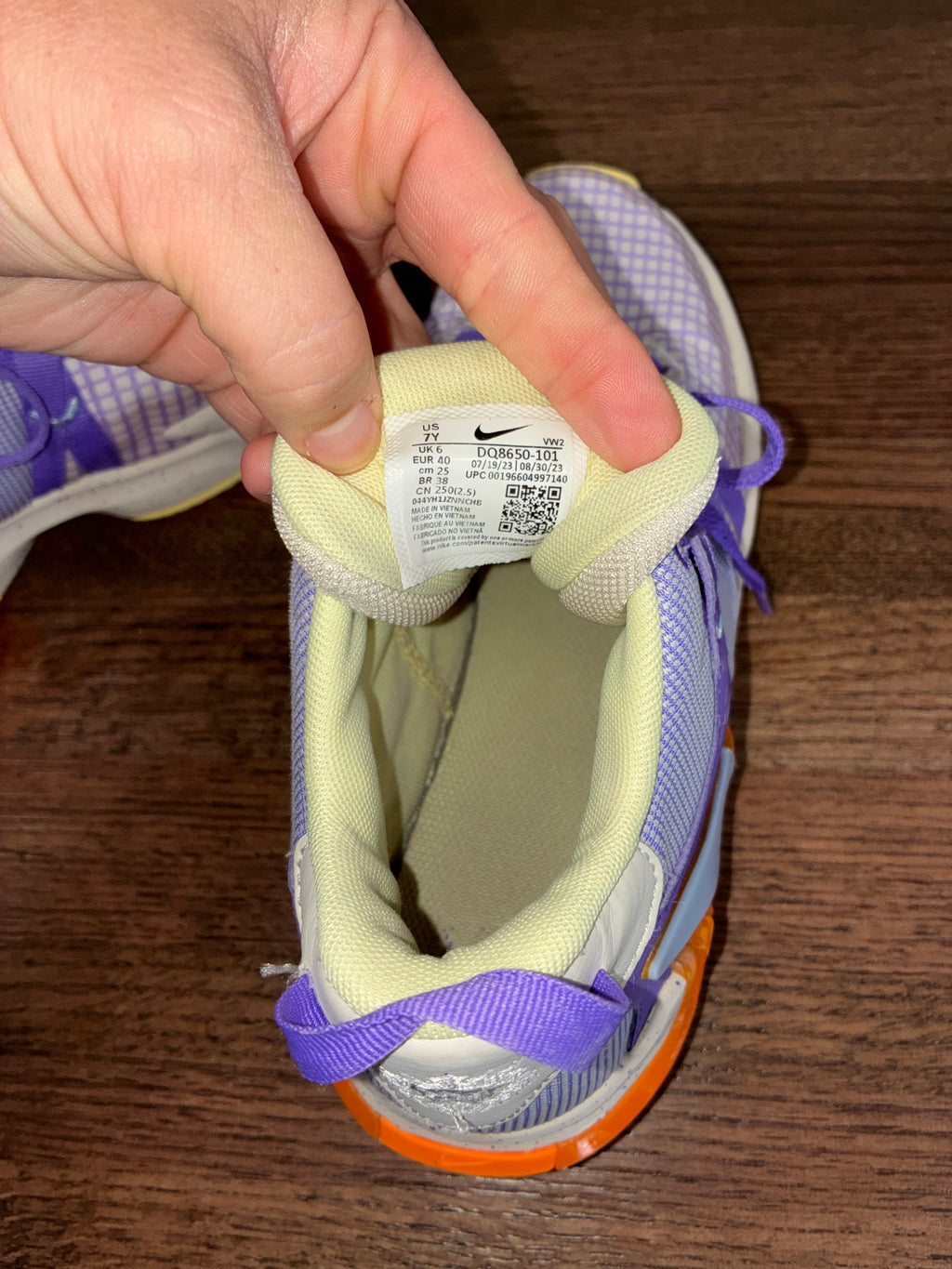 Nike LeBron Witness 7 Action Grape Vivid Orange Basketball Shoes Youth 7Y DQ8650-101