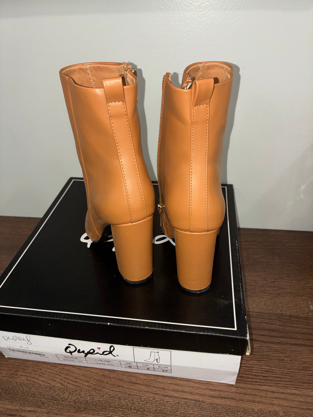 Qupid Signal-143 Tan Faux Leather Pointed Toe Block Heel Ankle Boots Size 6