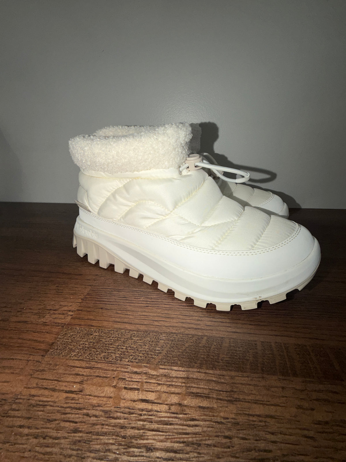 Columbia Snowtrot Shorty Women’s Winter Boots Sea Salt Ivory Size 9 Wide