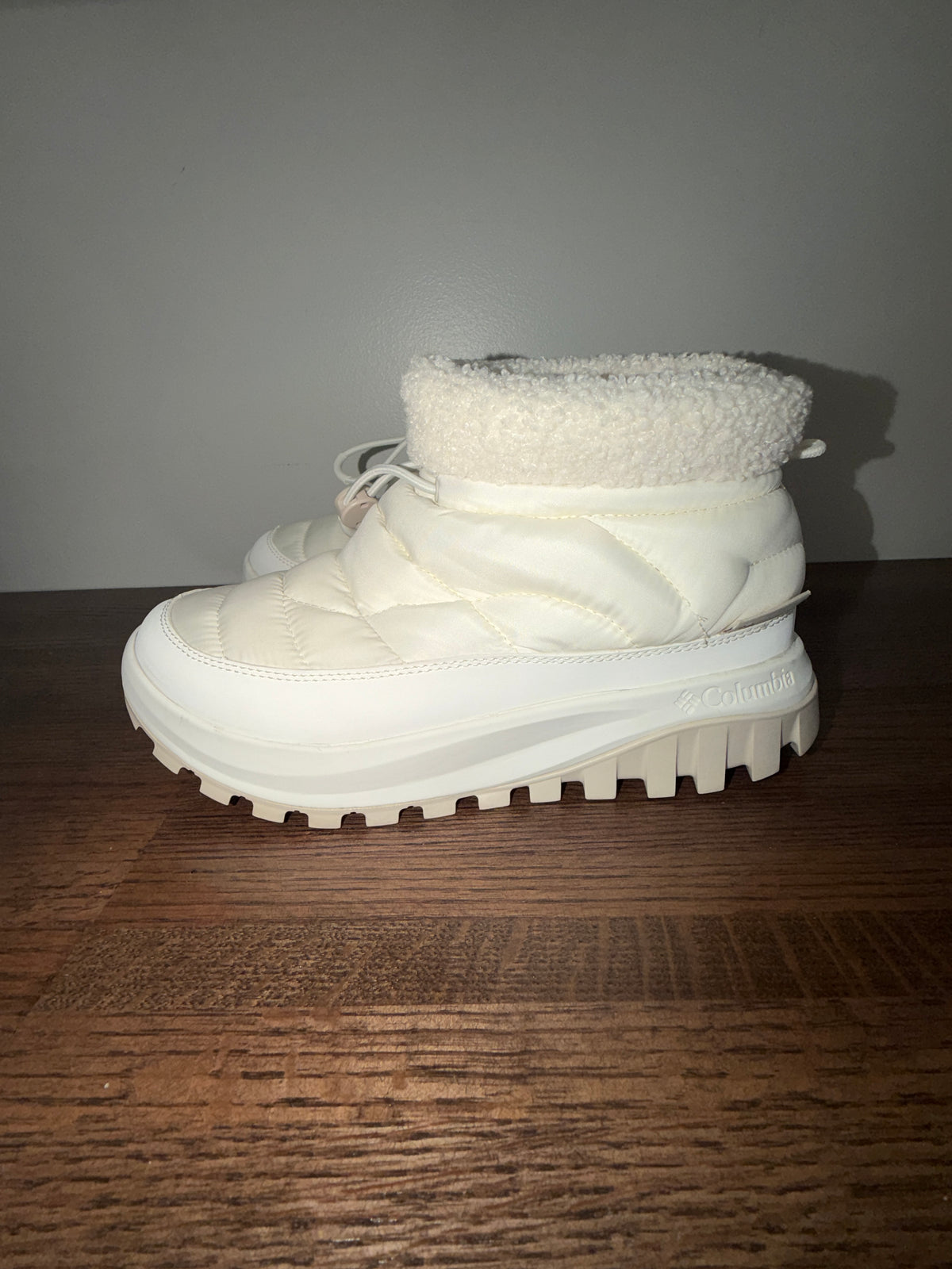 Columbia Snowtrot Shorty Women’s Winter Boots Sea Salt Ivory Size 9 Wide