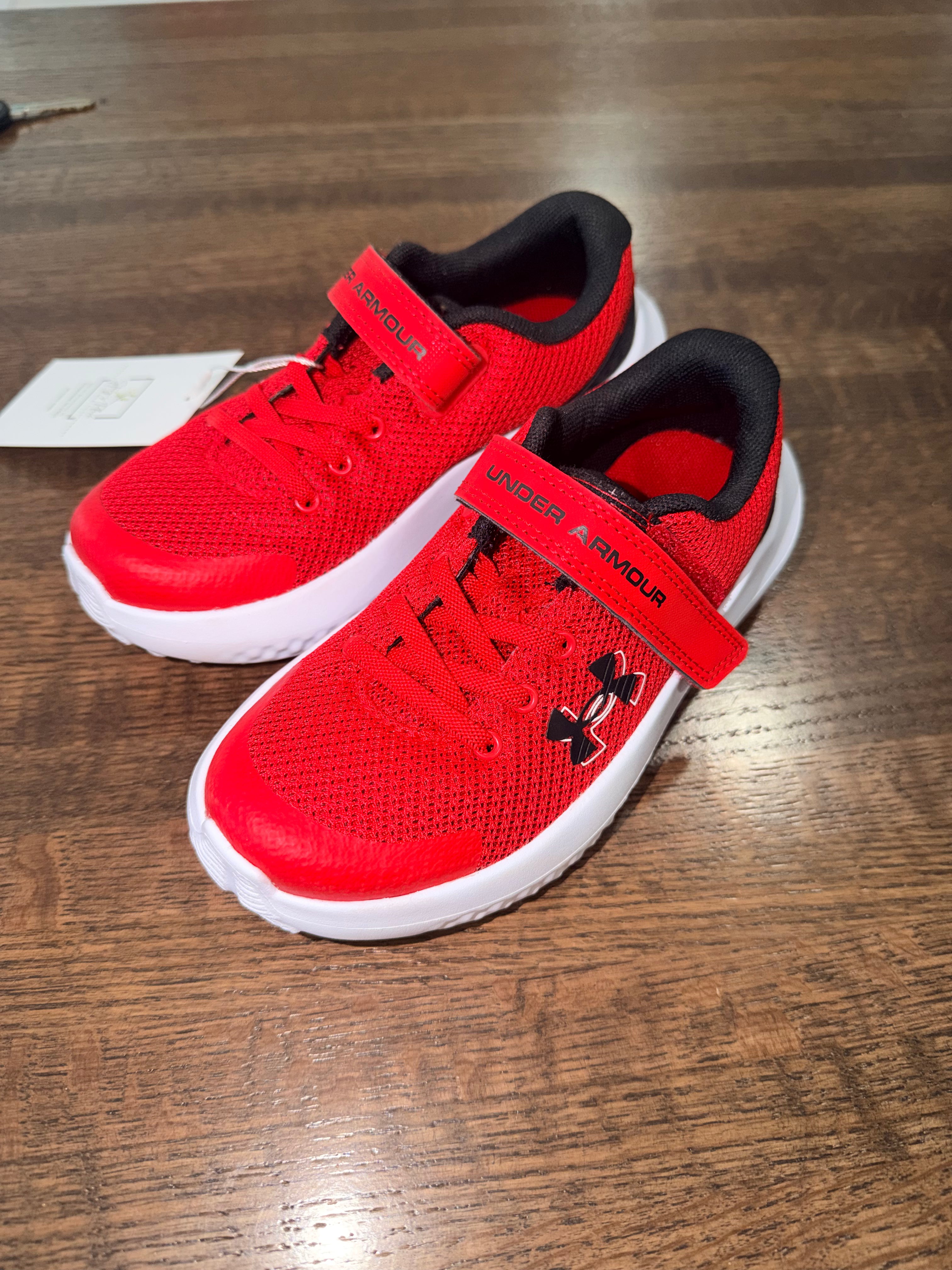 Under Armour Preschool Kids Size 12K 
Preschool Surge 4 Shoes New