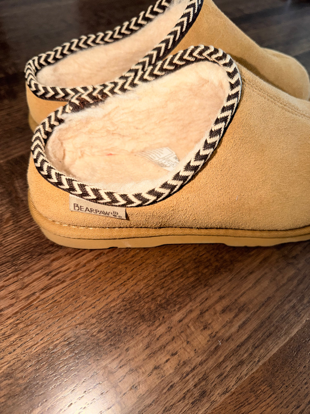 BearPaw Tabitha Suede Warm Versatile Slippers Size 8 Like New