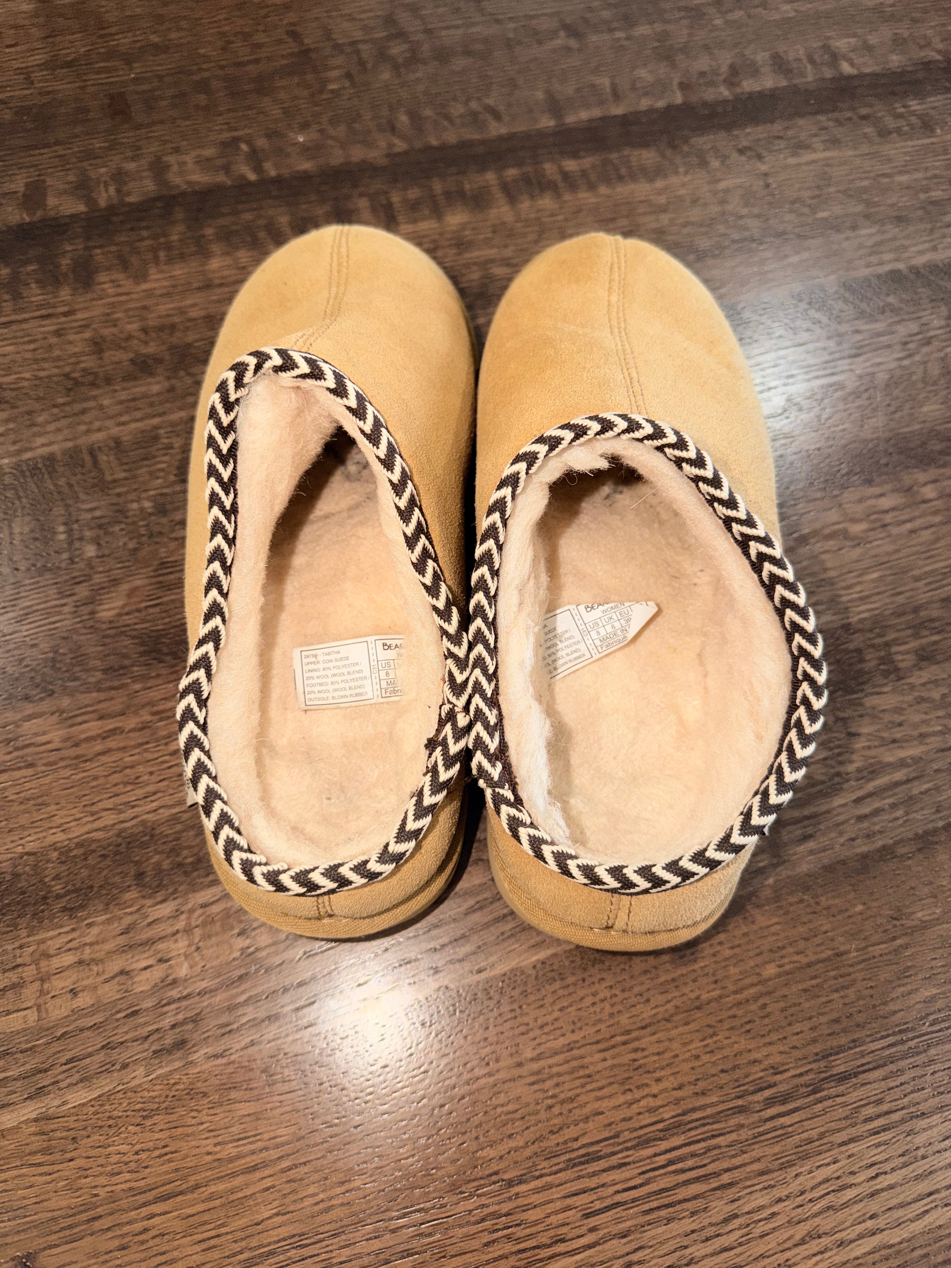 BearPaw Tabitha Suede Warm Versatile Slippers Size 8 Like New