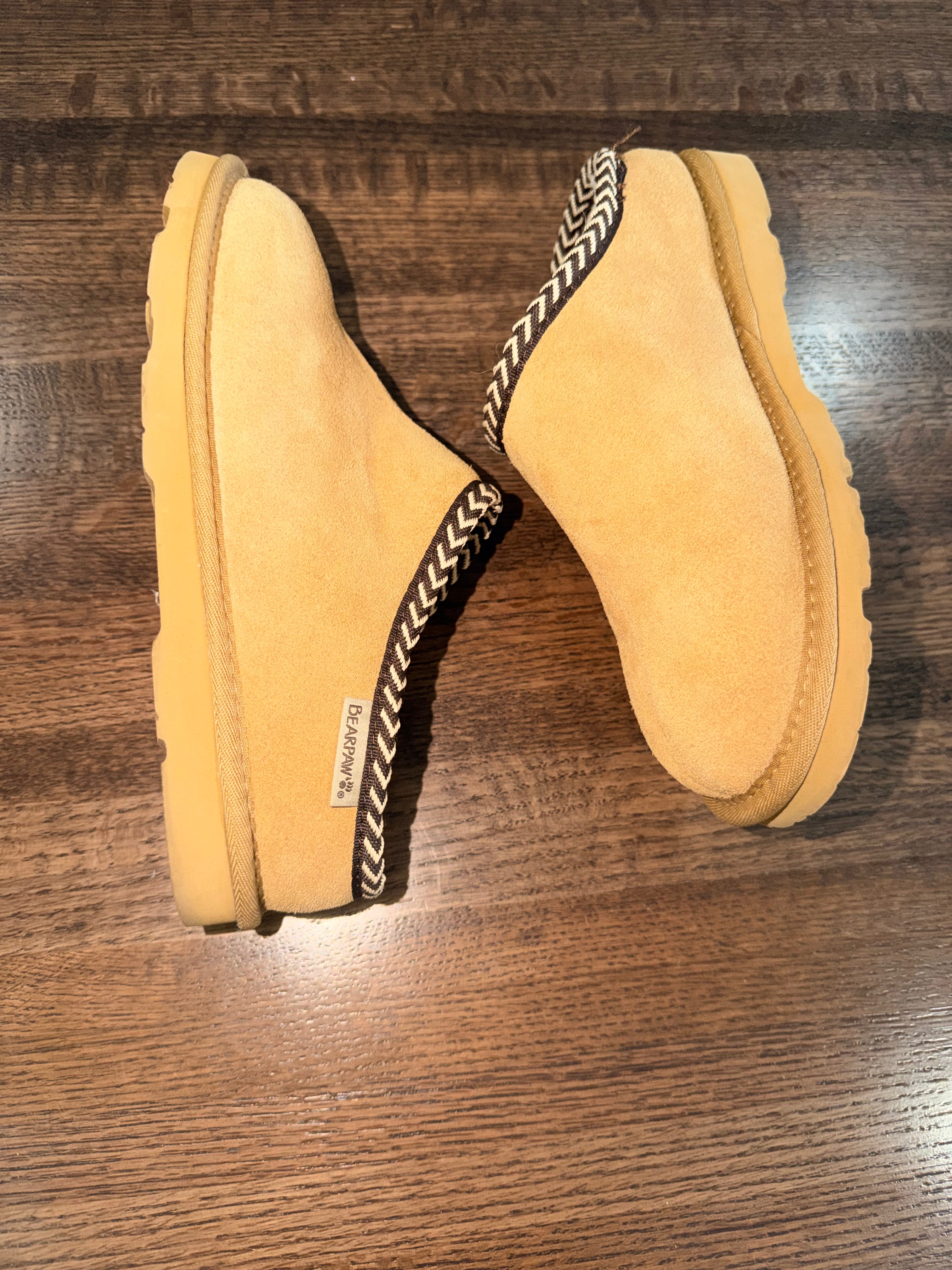 BearPaw Tabitha Suede Warm Versatile Slippers Size 8 Like New