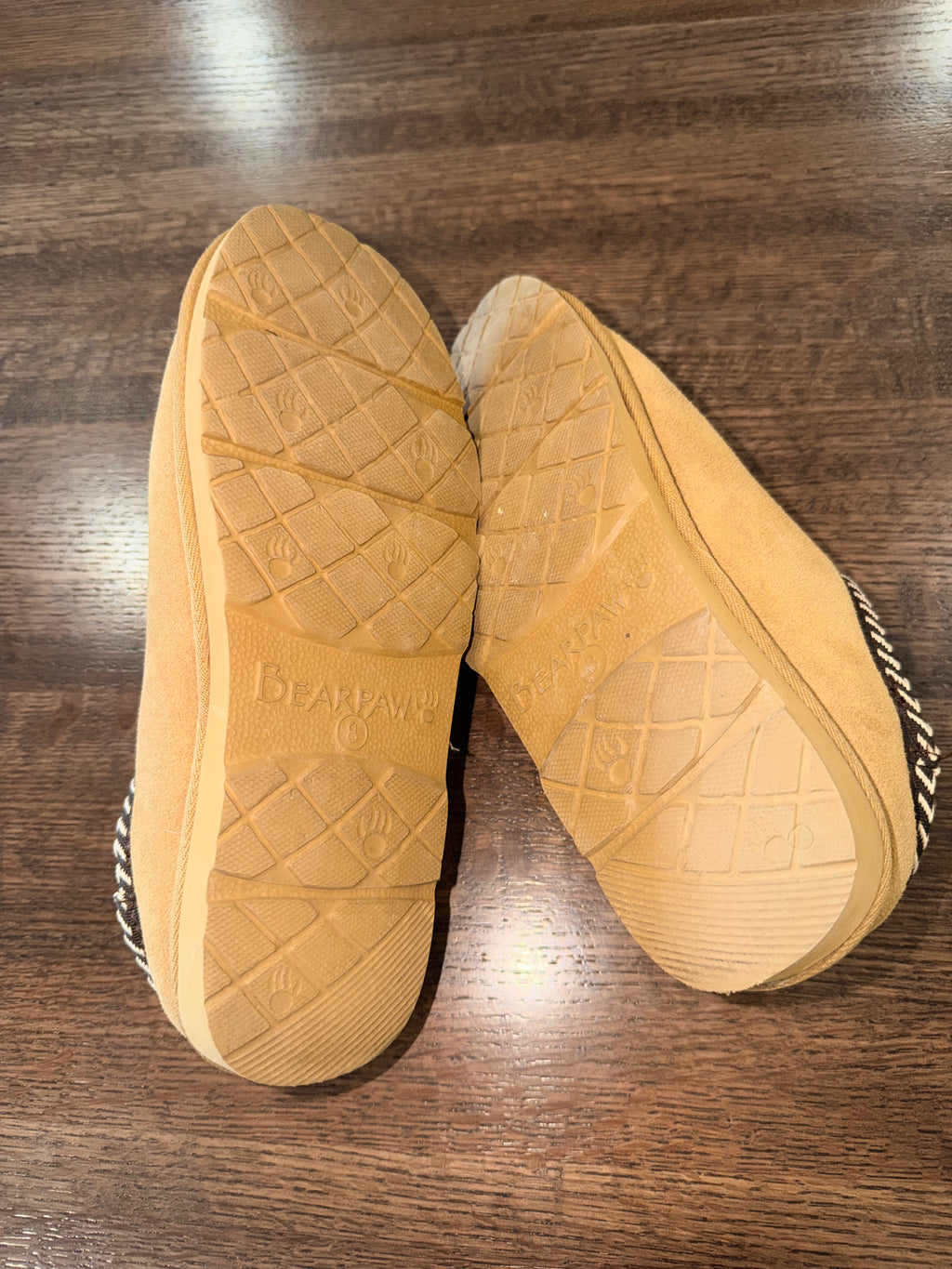 BearPaw Tabitha Suede Warm Versatile Slippers Size 8 Like New
