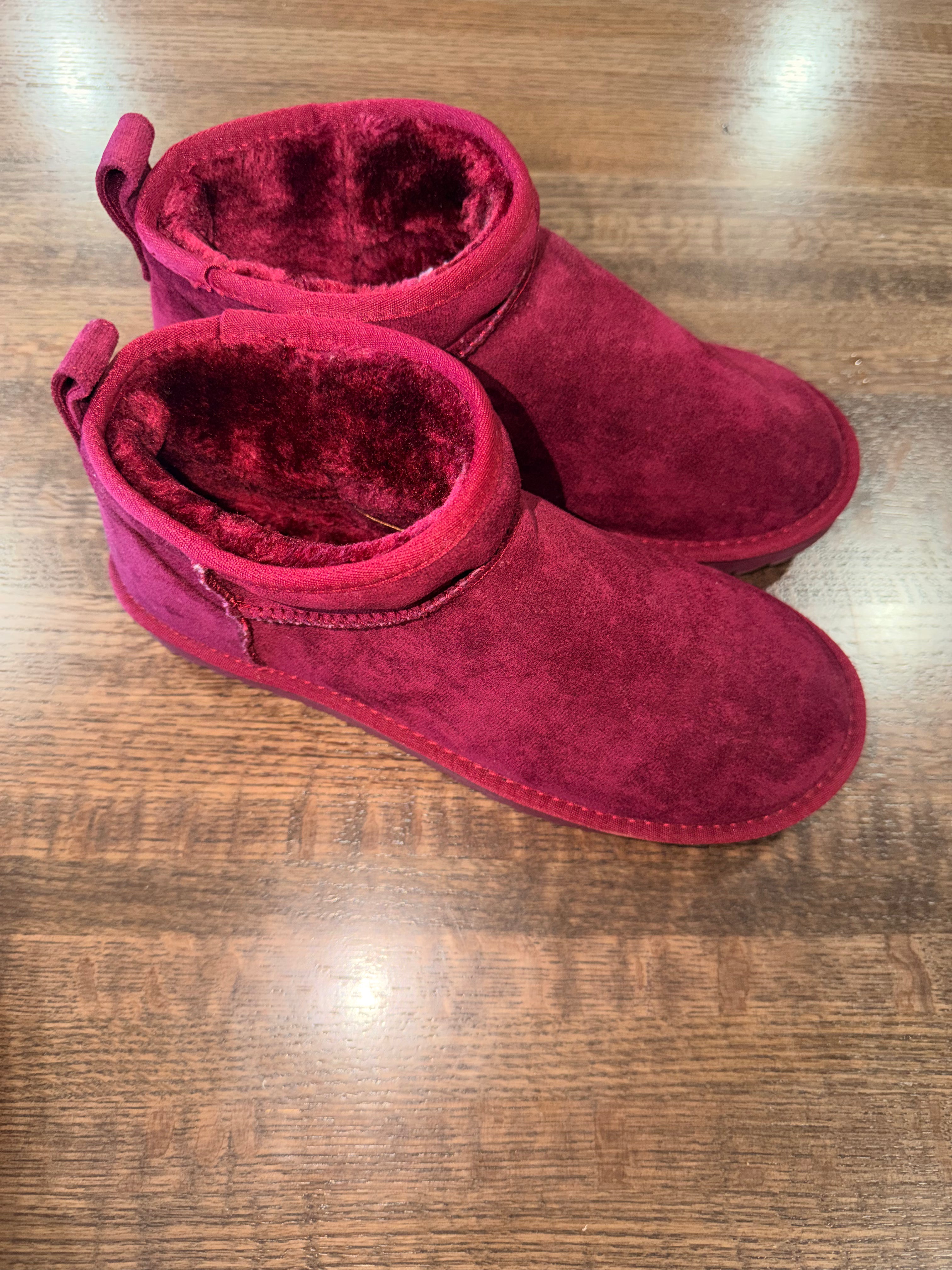 Maurice’s Maroon Slip-On Fur Lined Ankle Boots Size 9