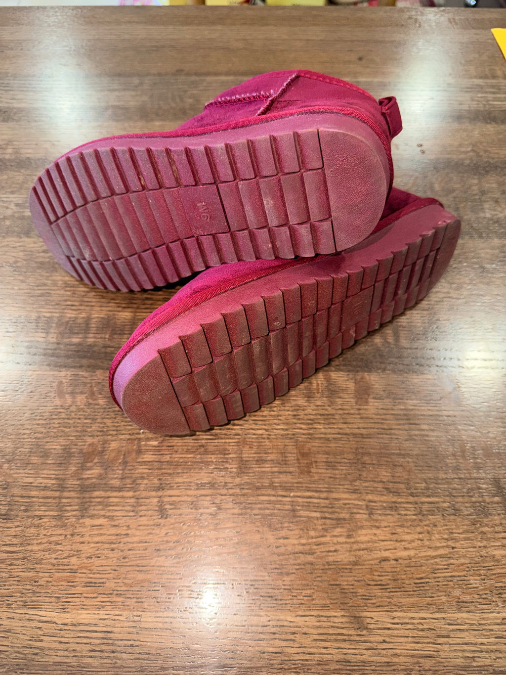 Maurice’s Maroon Slip-On Fur Lined Ankle Boots Size 9
