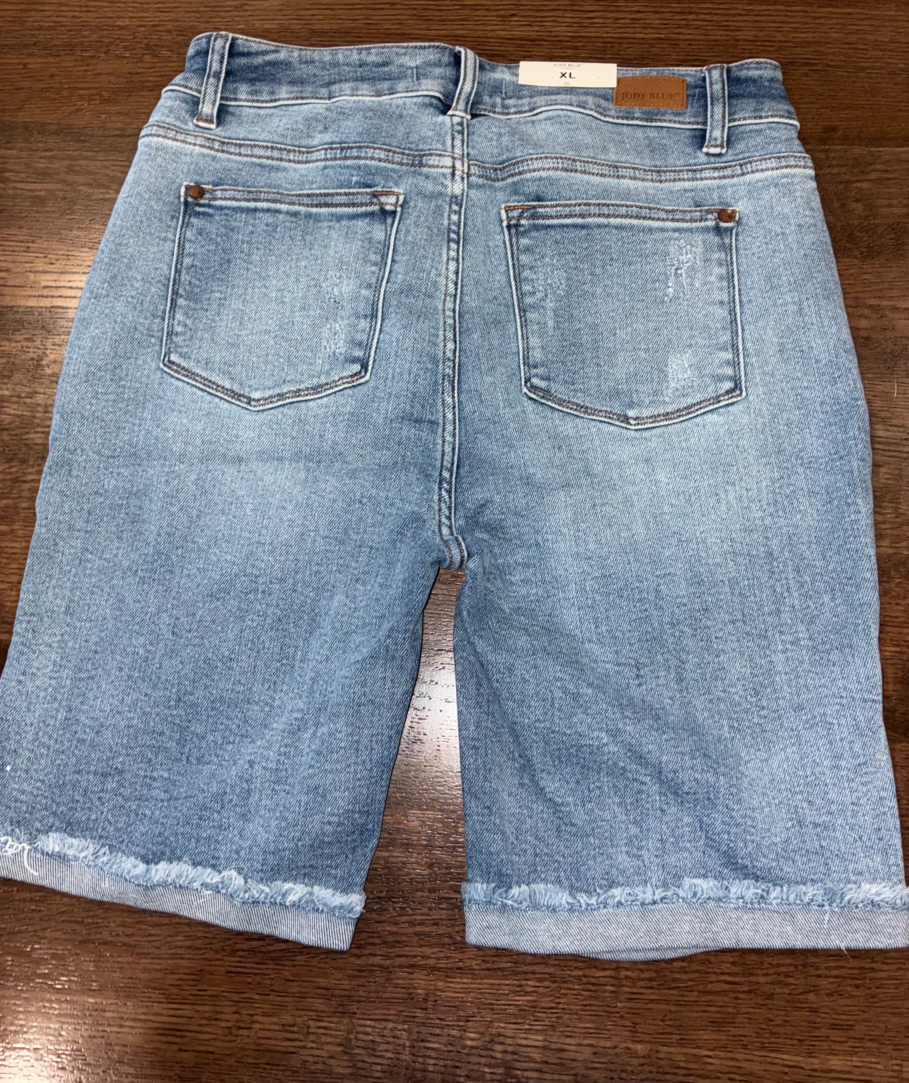 Judy Blue Women's Distressed Burmuda Shorts Size XL NWT