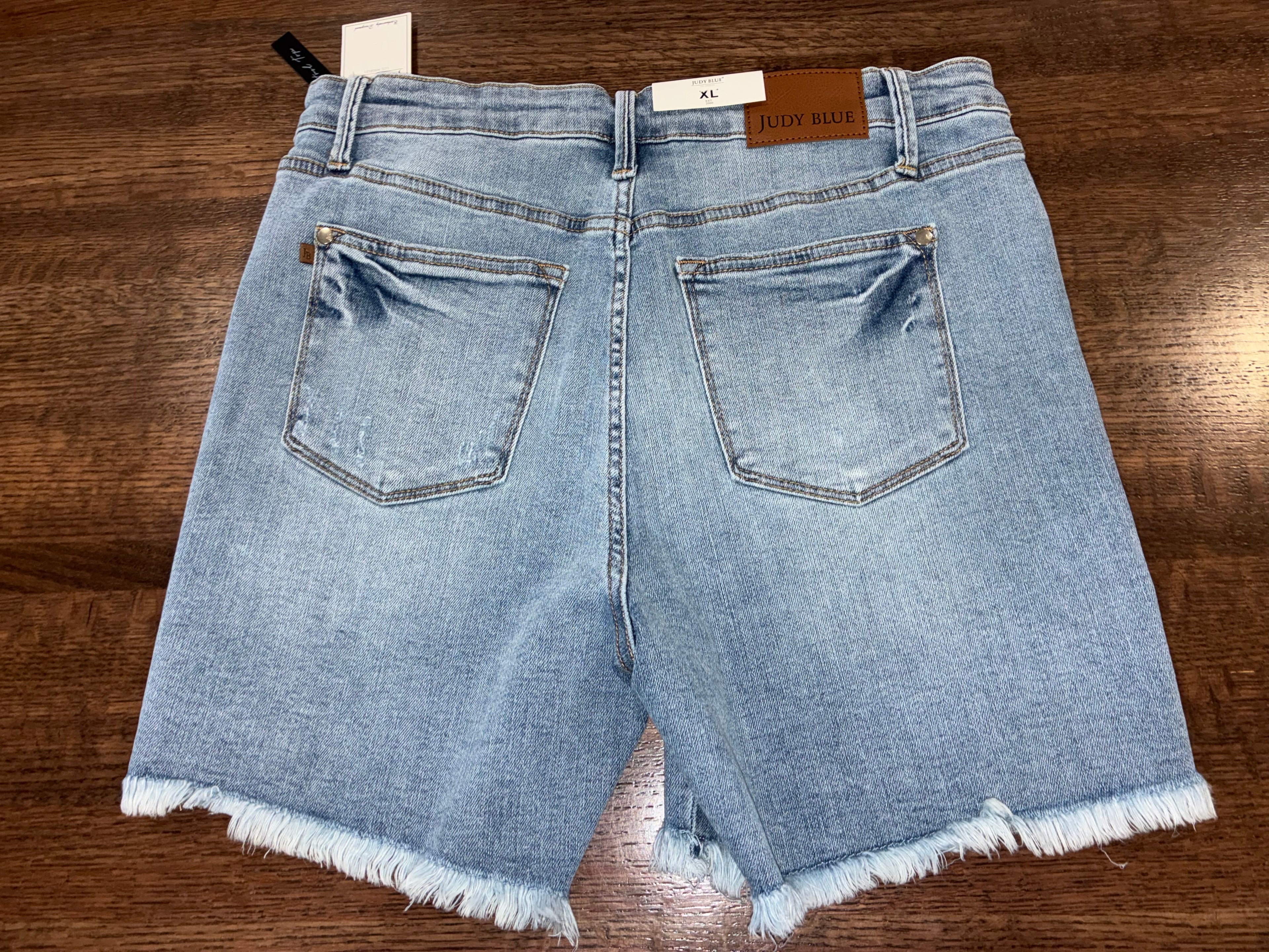 Judy Blue Women's Frayed Hem Shorts Size XL NWT