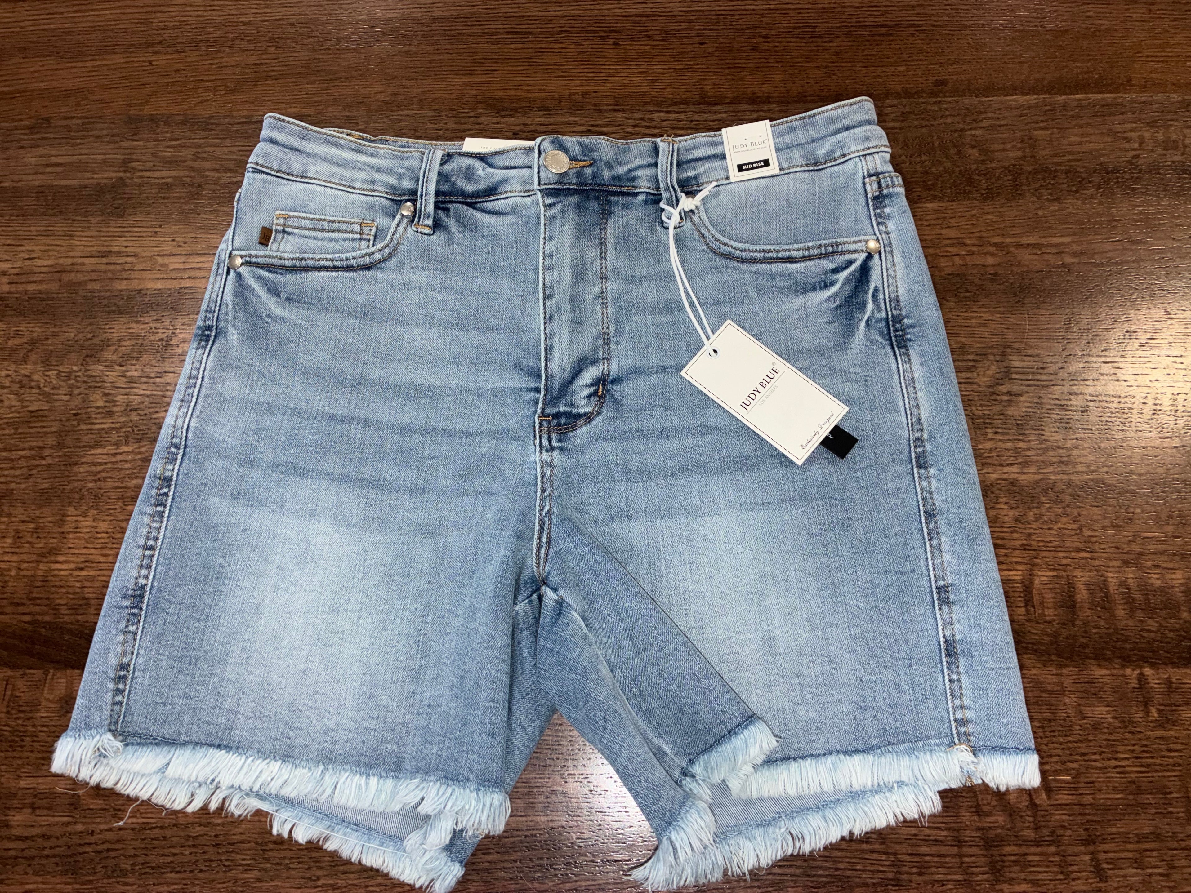 Judy Blue Women's Frayed Hem Shorts Size XL NWT