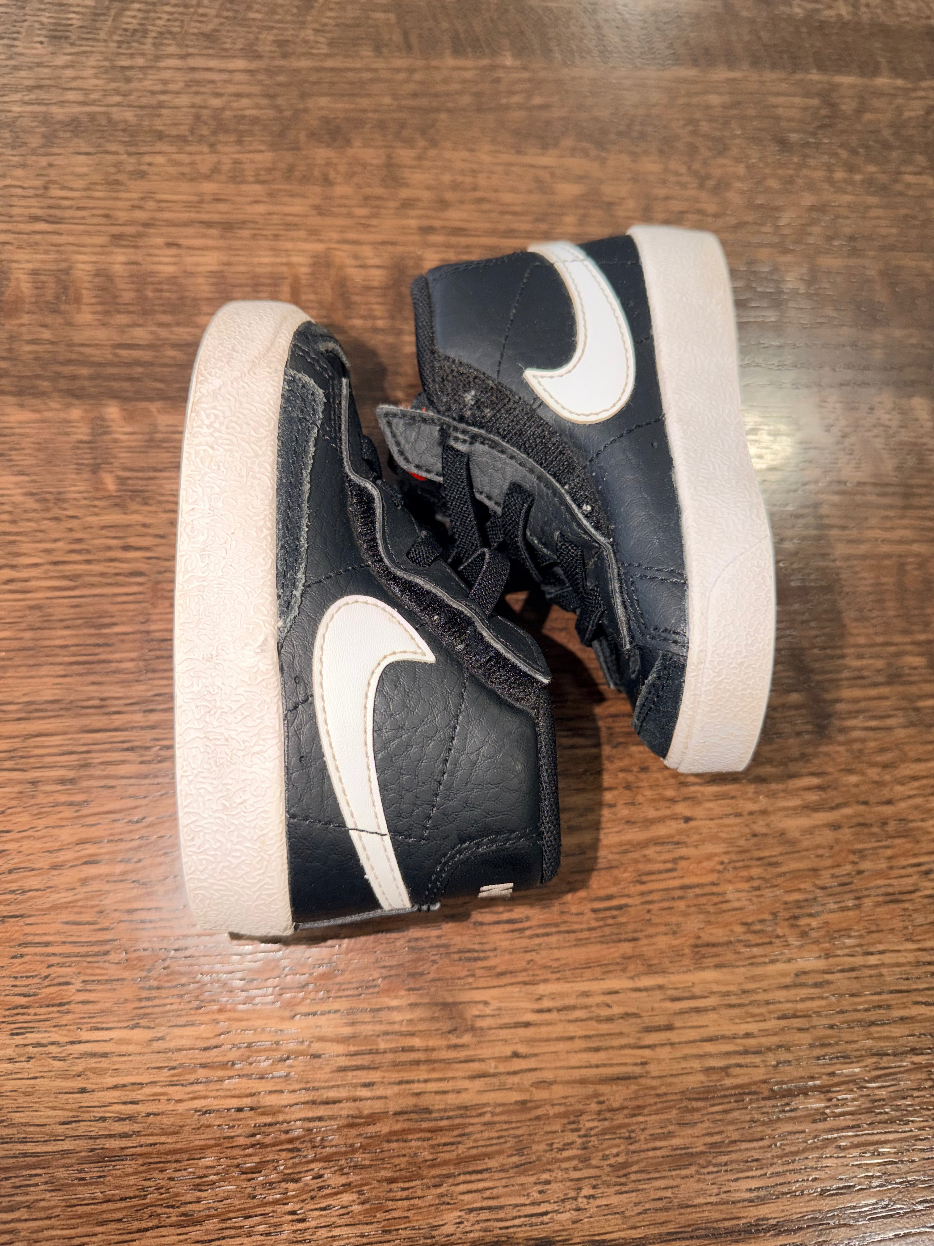 Nike Blazer Mid 77 High Top
Leather Suede Toddler
Sneakers US 5C