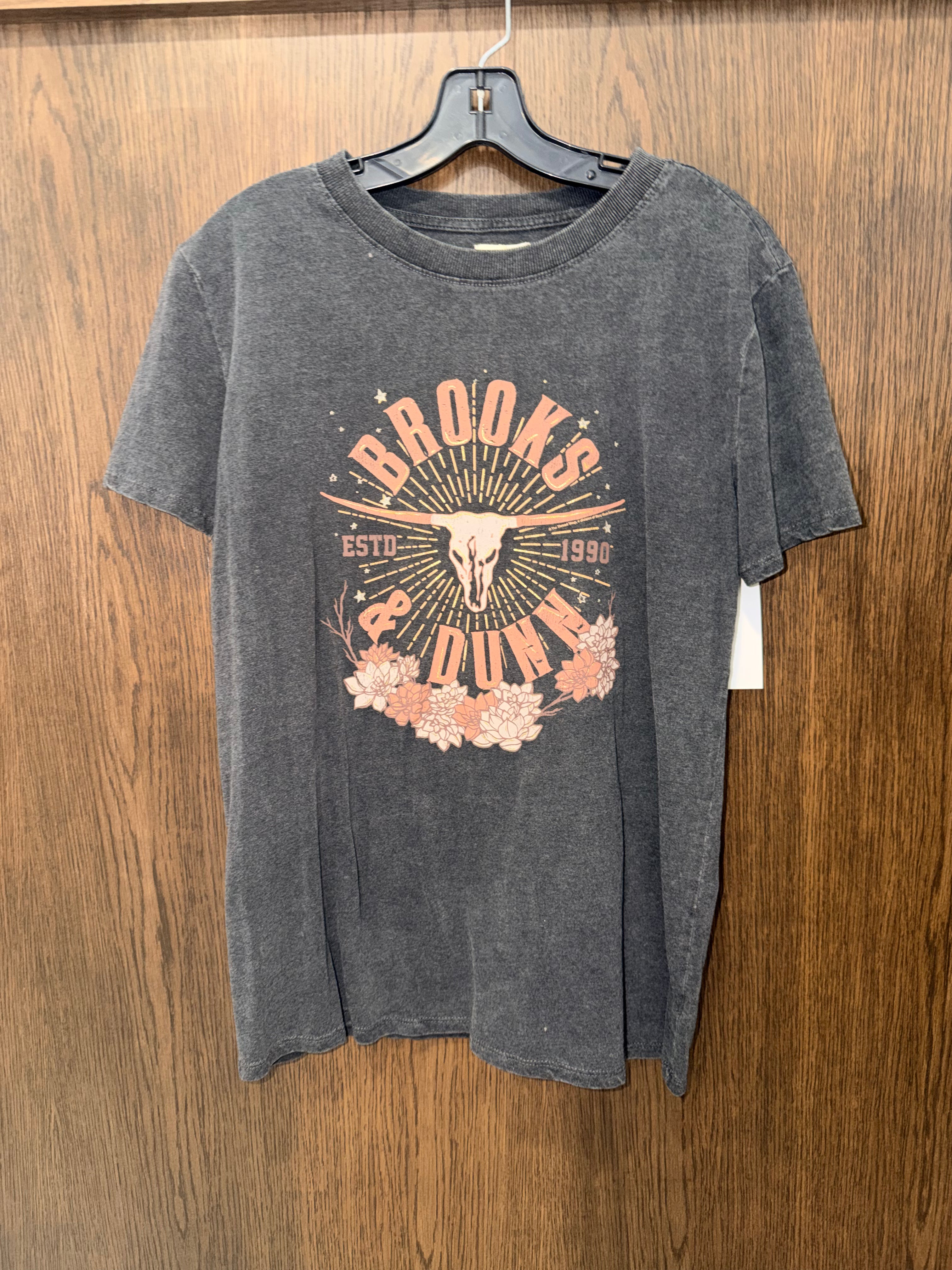 Maurices Brooks & Dunn Distressed Tee T-shirt Size Small