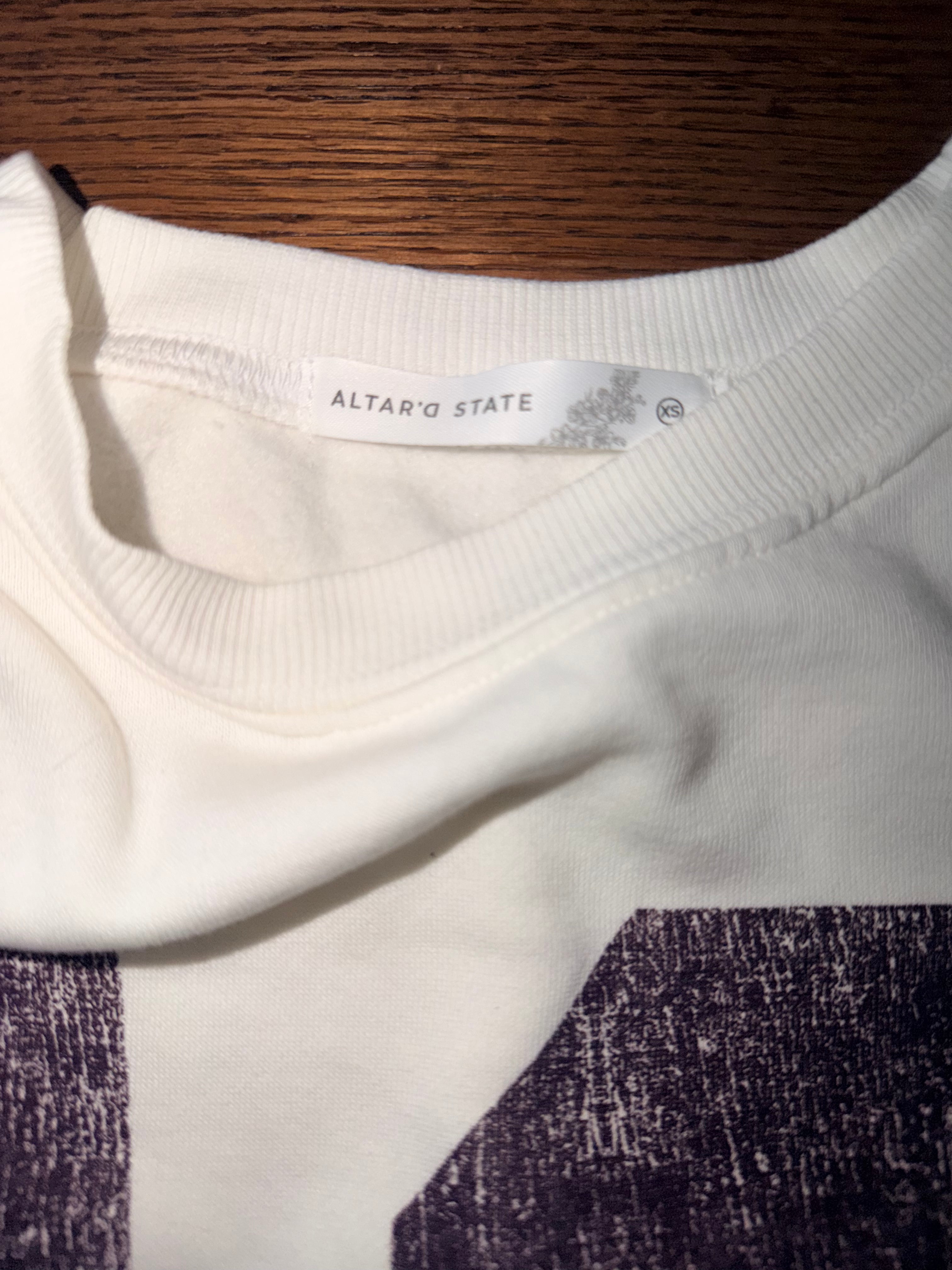 Altar’d State Supersoft Oversized Pullover Crew Sweatshirt Cream & Maroon XS NWT