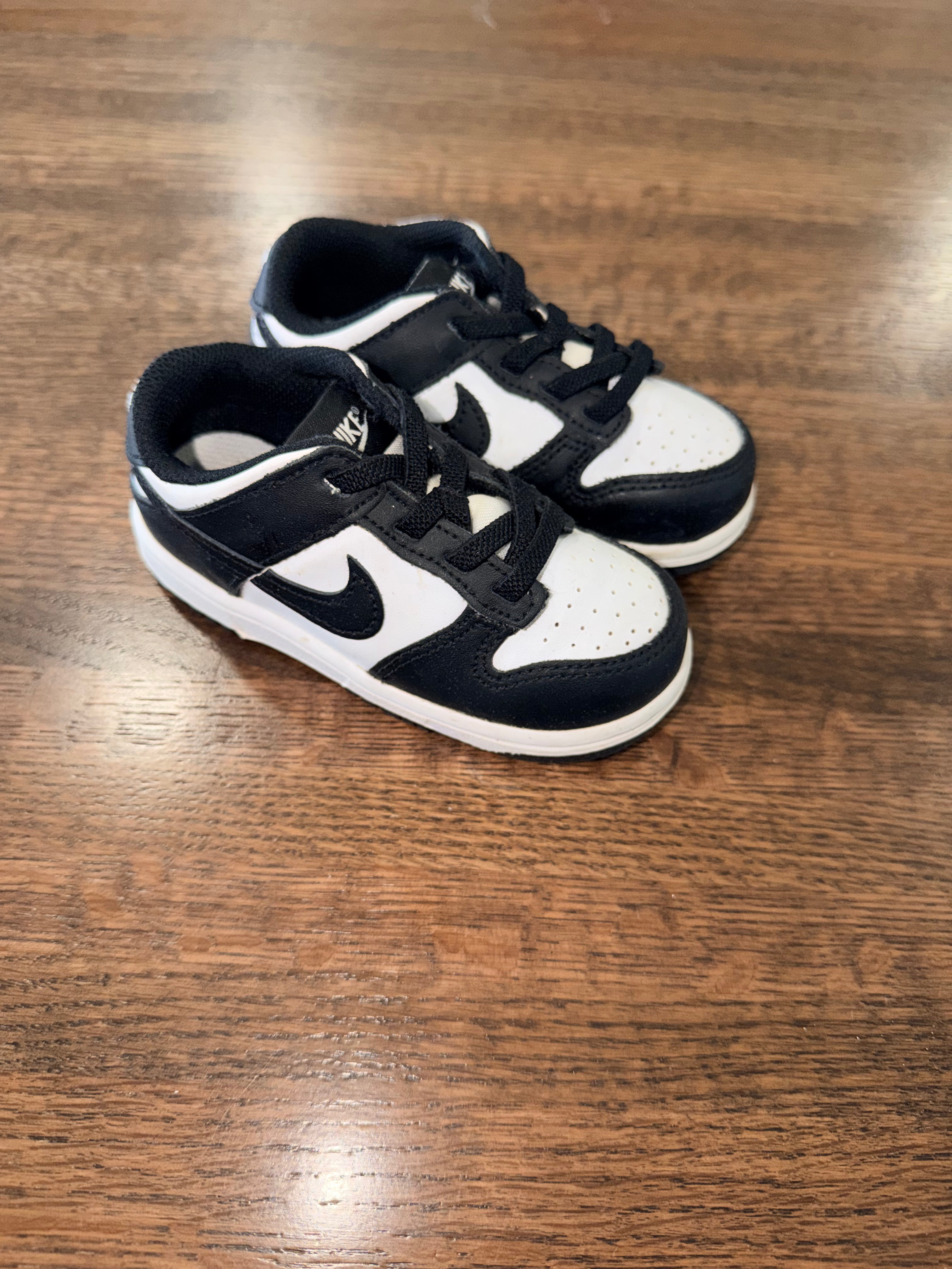 Nike Toddler Panda Easy On Dunks Size 7.5C Like New