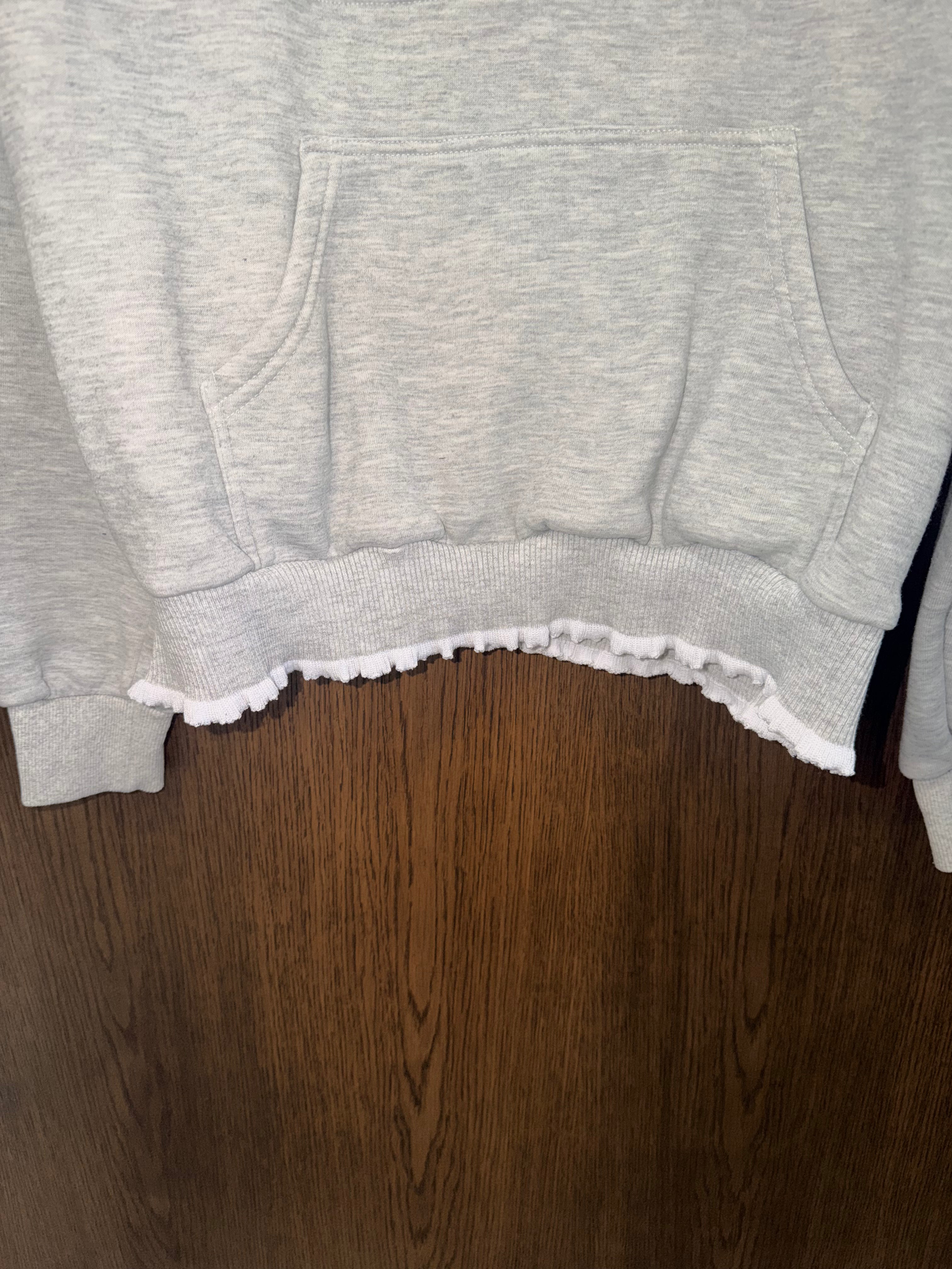 Edikted
Women's Ashtin Ruffle Trim 1/4 Sweatshirt Size Small
