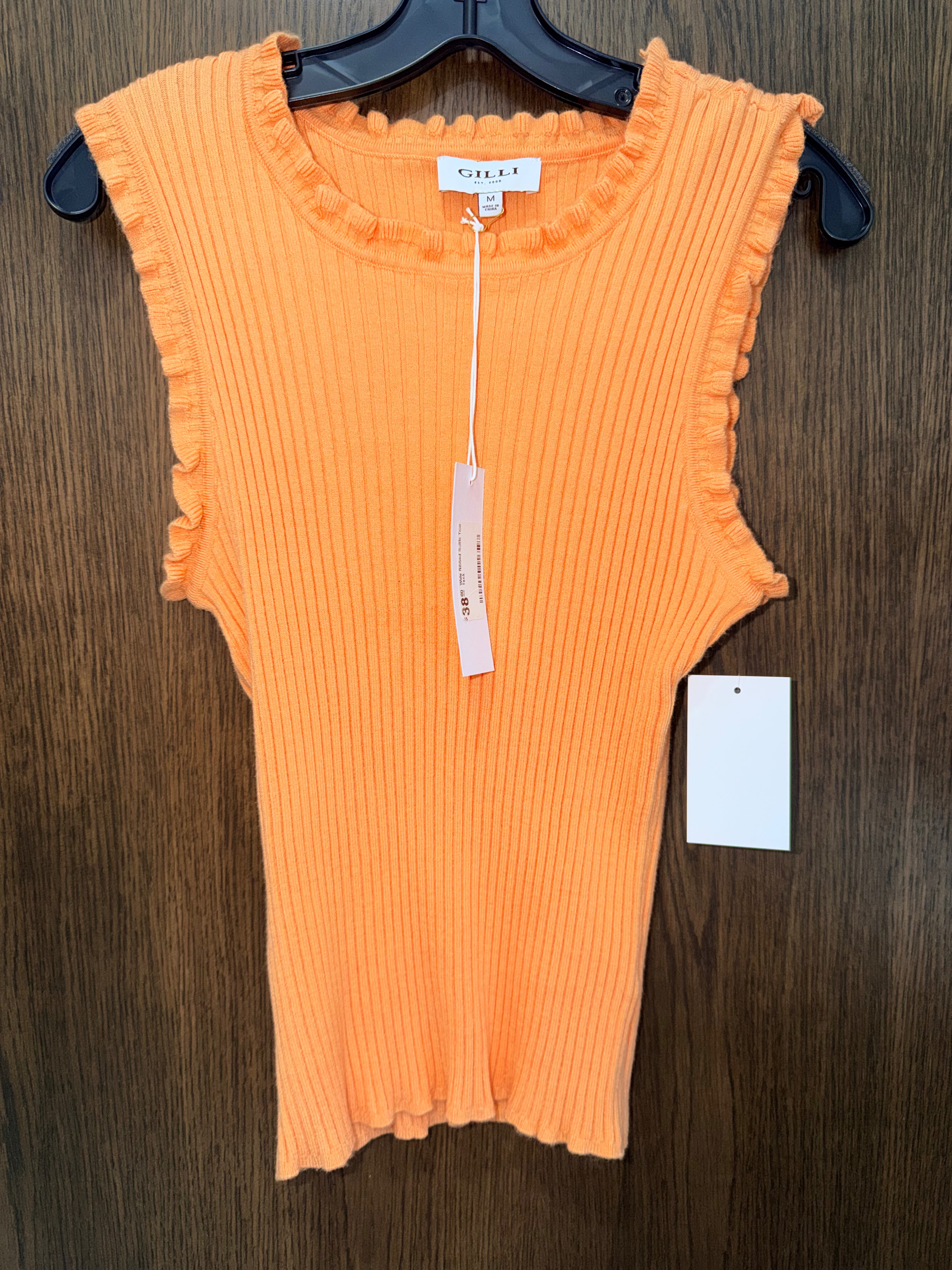Betsey’s Boutique Gilli Ruffle Sleeve Ribbed Top Size Medium NWT