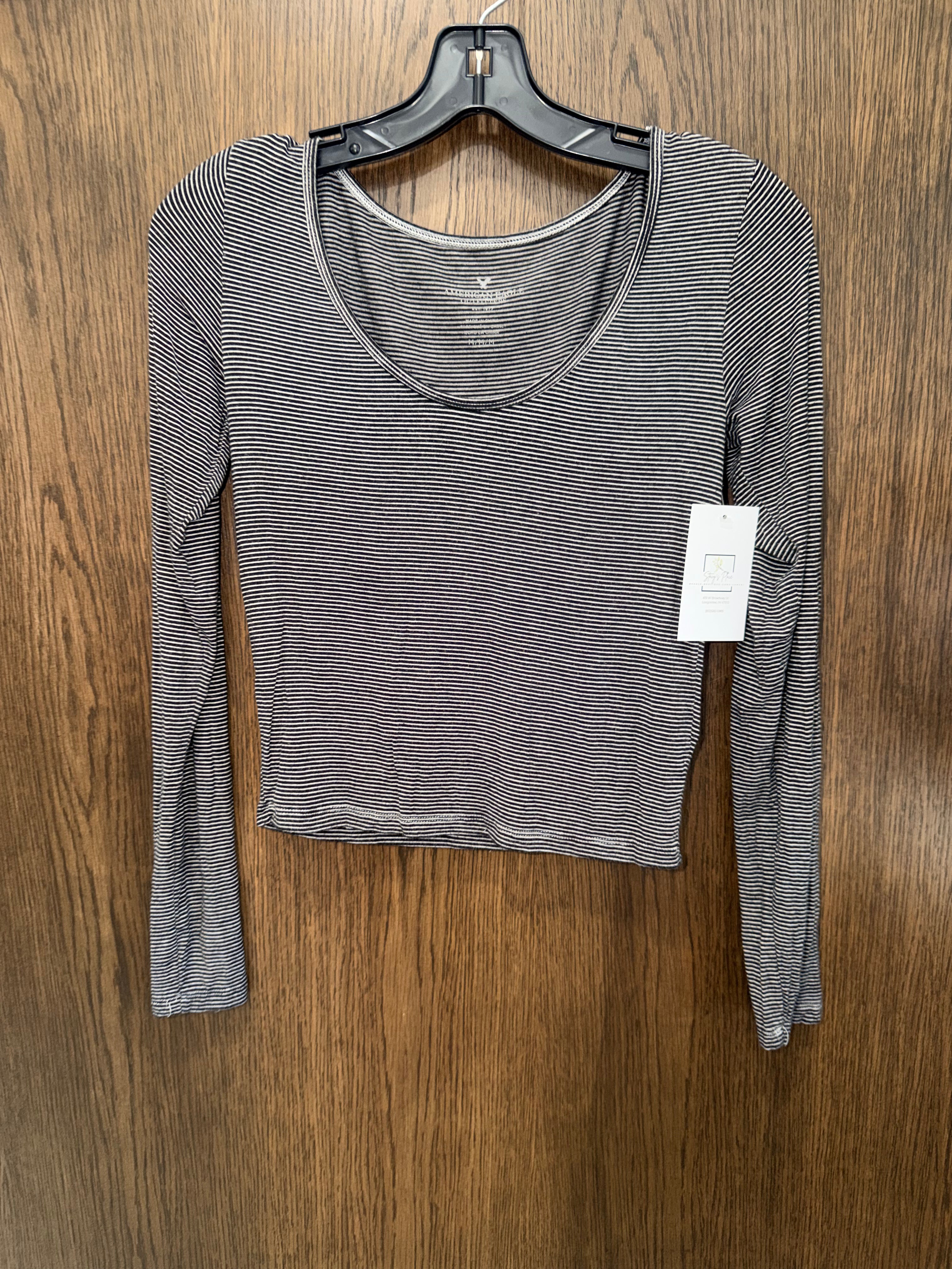 American Eagle Women’s Crop Top Size Medium