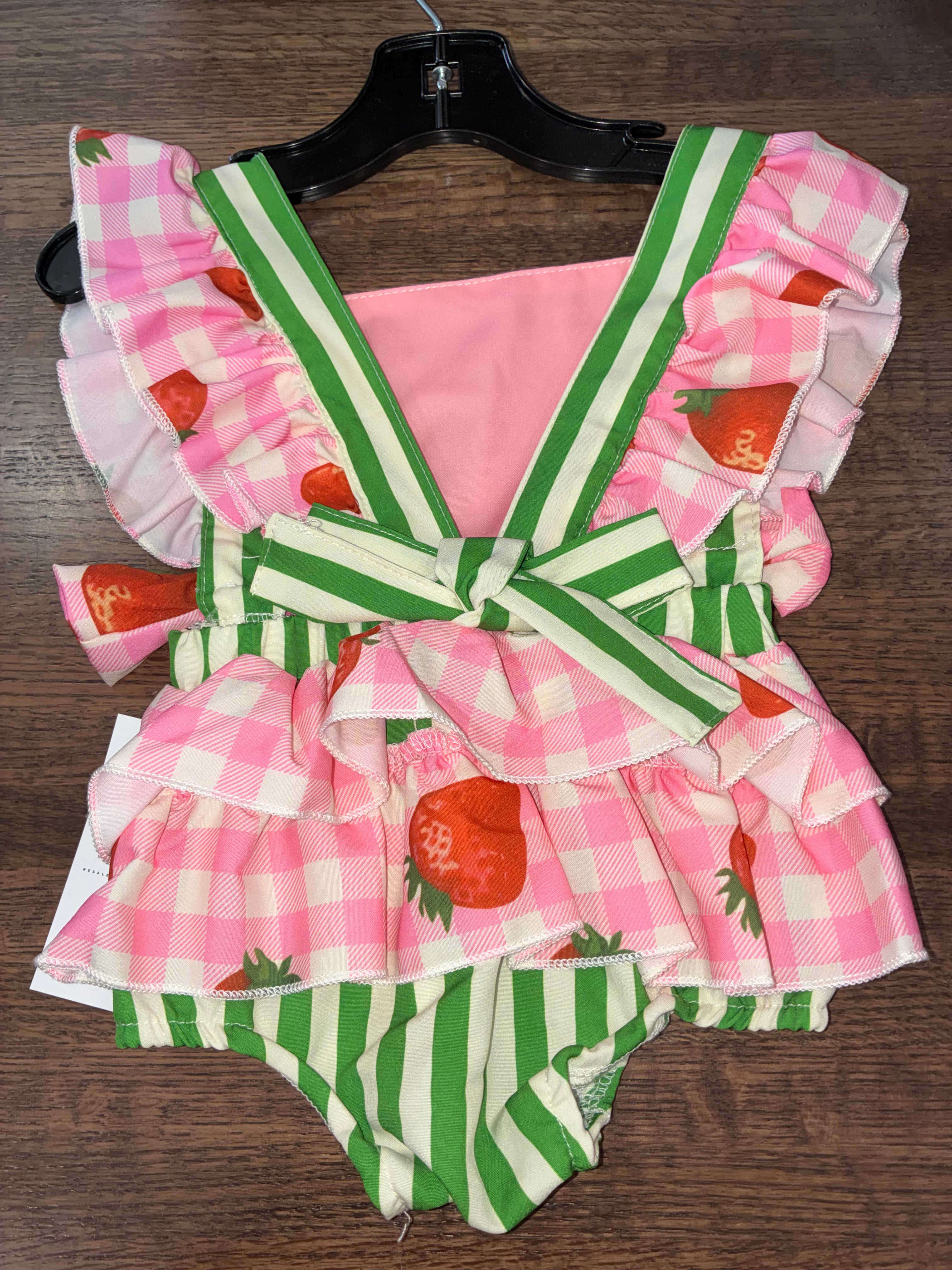 Girls Strawberry Flutter Sleeve Bubble Romper Size 0-3 Months