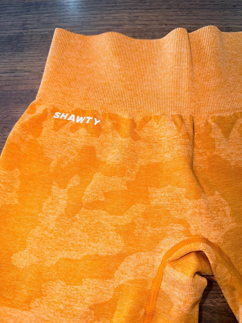 SHAWTY SW Activewear Women’s Orange Camo Seamless Biker Shorts High Rise Size Small