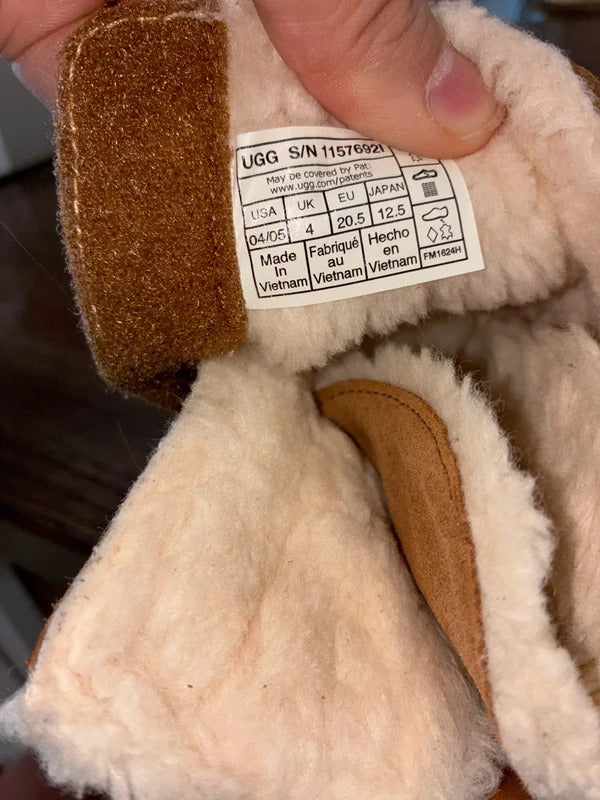 UGG Baby Bailey Bow Bootie Boots Size 4/5